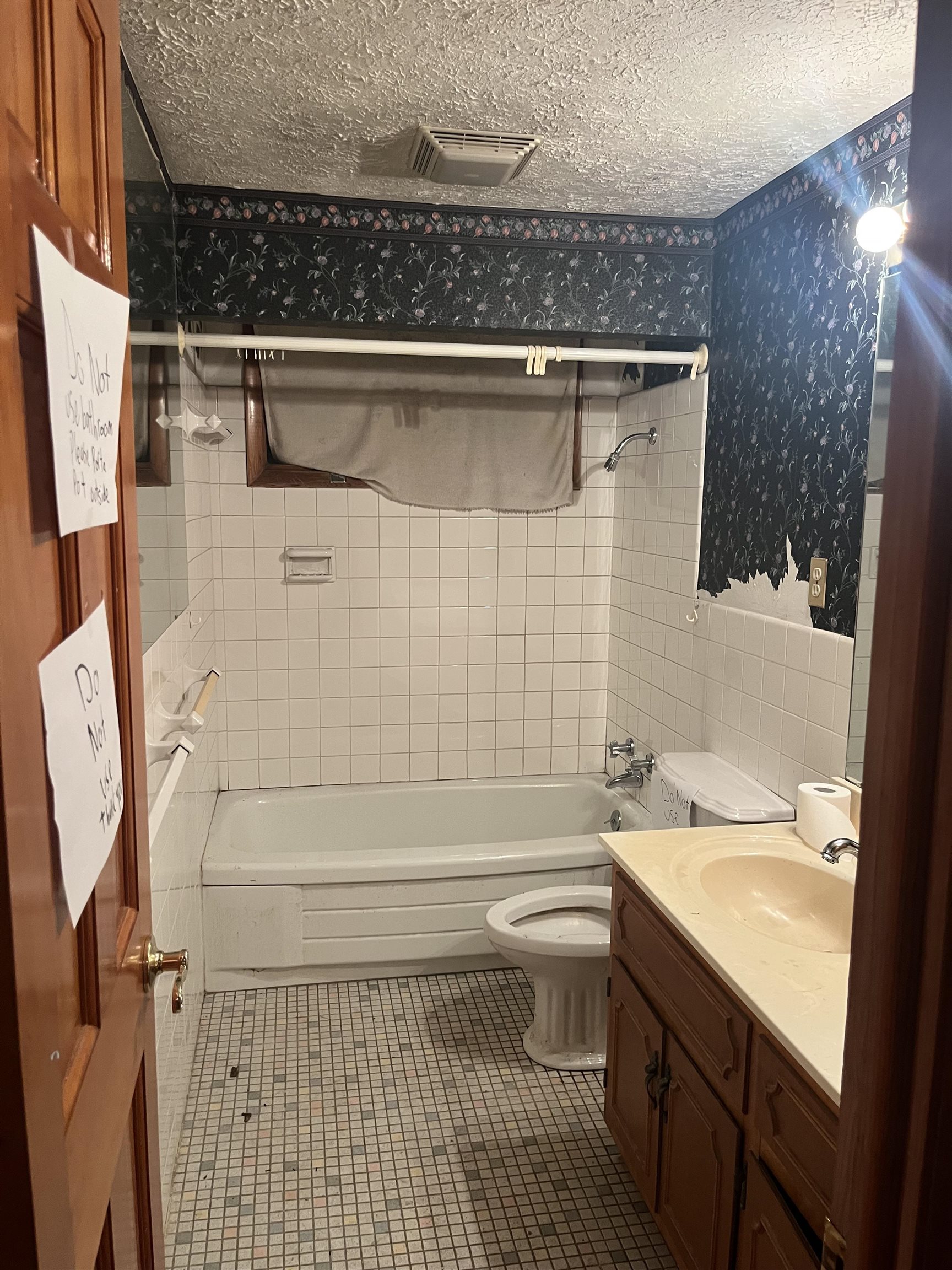 3200 Christie Place, Owensboro, Kentucky 42301, 3 Bedrooms Bedrooms, ,1 BathroomBathrooms,Single Family Residence,For Sale,Christie Place,93613