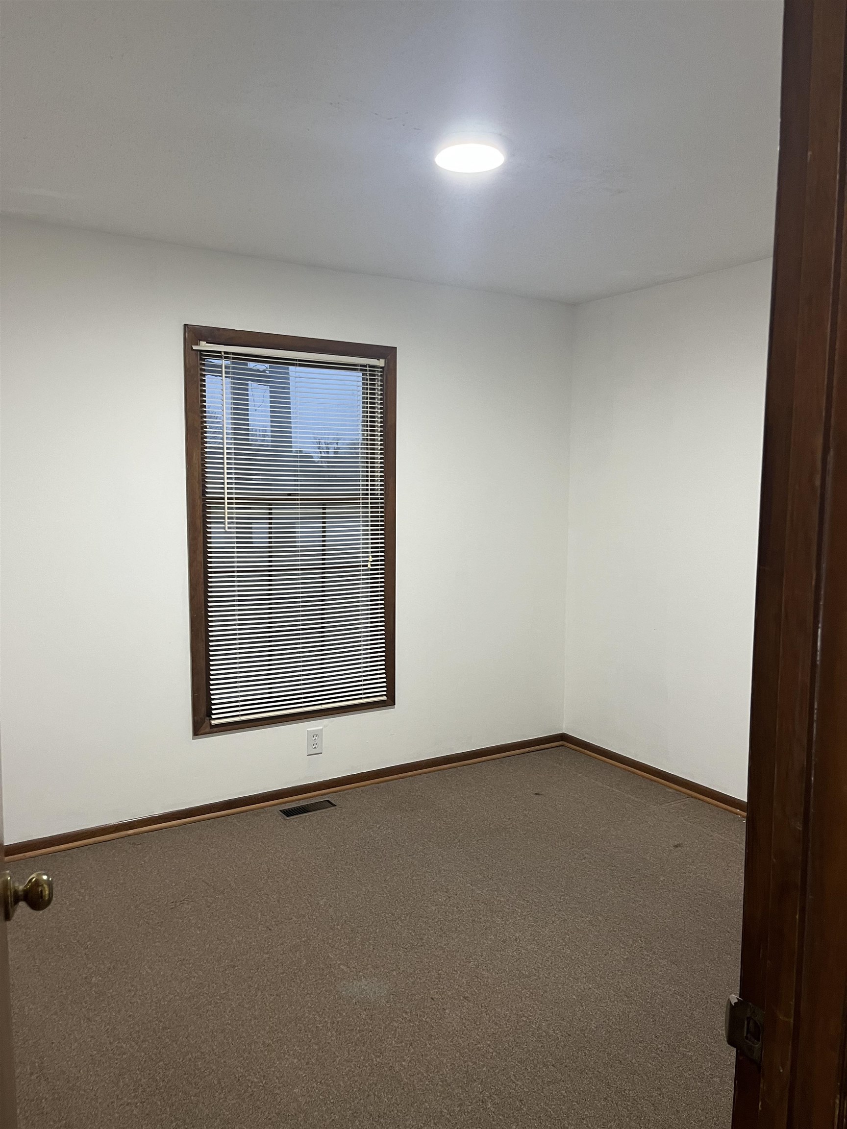 2350 Tamarack Rd, Owensboro, Kentucky 42301, 3 Bedrooms Bedrooms, ,1 BathroomBathrooms,Single Family Residence,For Sale,Tamarack Rd,93614