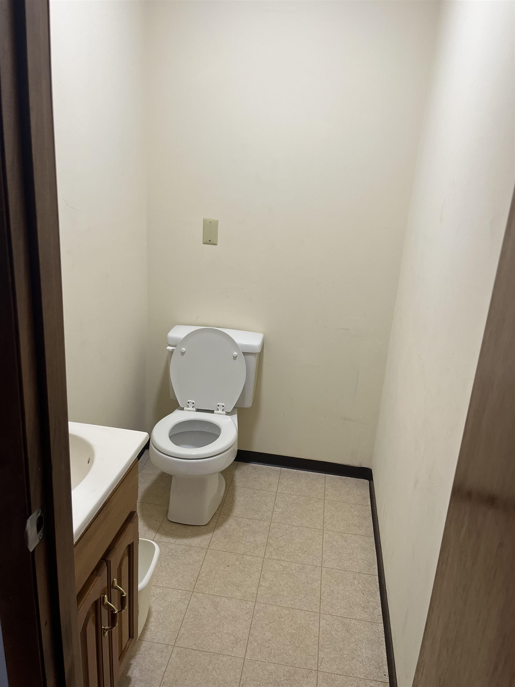 2350 Tamarack Rd, Owensboro, Kentucky 42301, 3 Bedrooms Bedrooms, ,1 BathroomBathrooms,Single Family Residence,For Sale,Tamarack Rd,93614