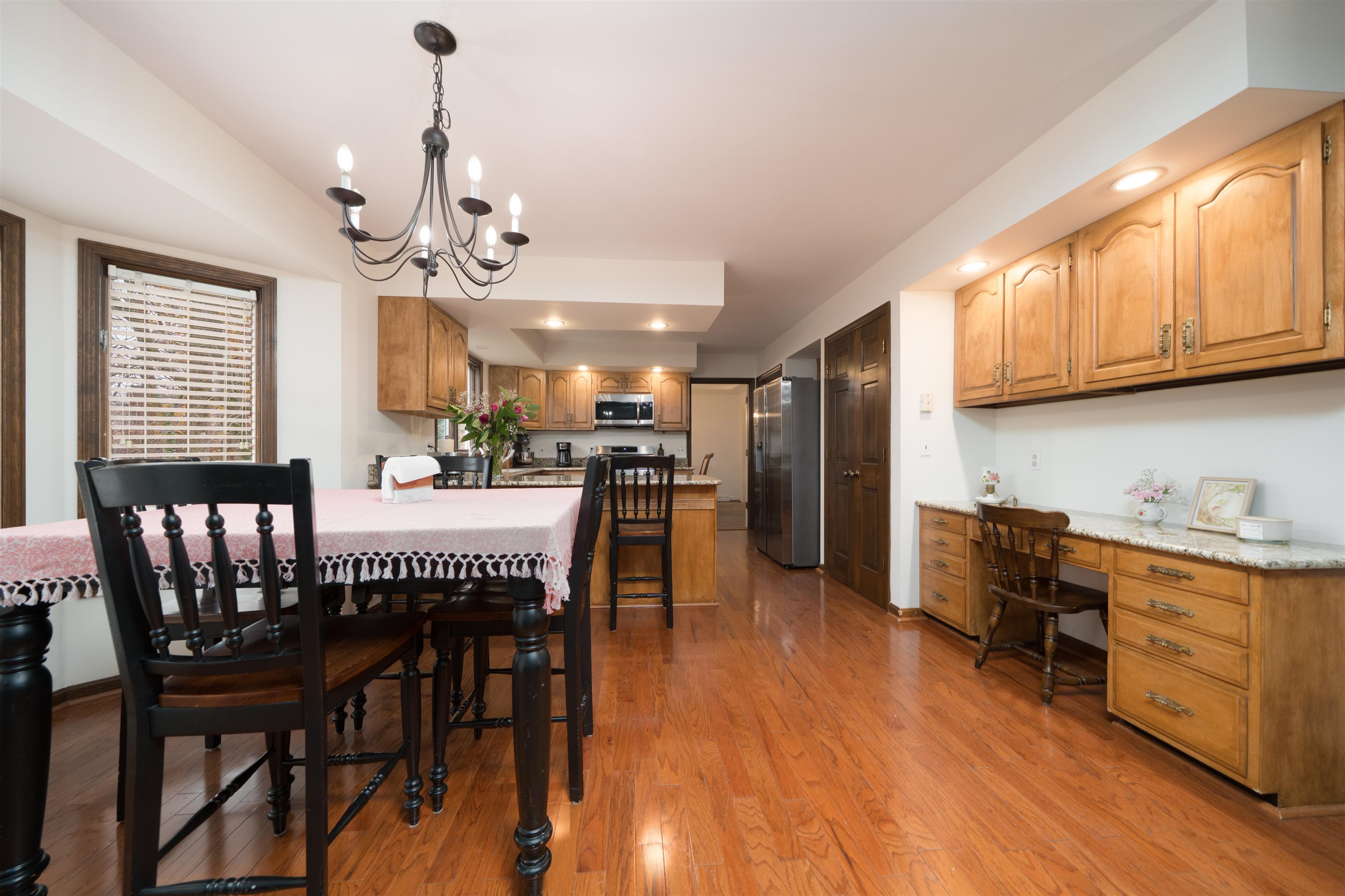 4130 Hunting Creek Dr, Owensboro, Kentucky 42303, 5 Bedrooms Bedrooms, ,3 BathroomsBathrooms,Single Family Residence,For Sale,Hunting Creek Dr,93616