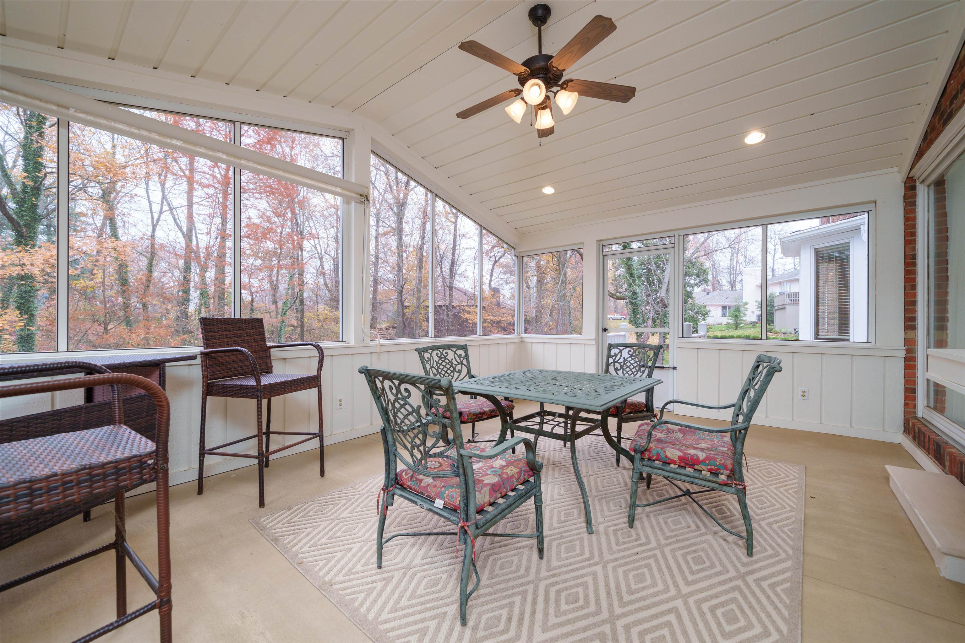 4130 Hunting Creek Dr, Owensboro, Kentucky 42303, 5 Bedrooms Bedrooms, ,3 BathroomsBathrooms,Single Family Residence,For Sale,Hunting Creek Dr,93616