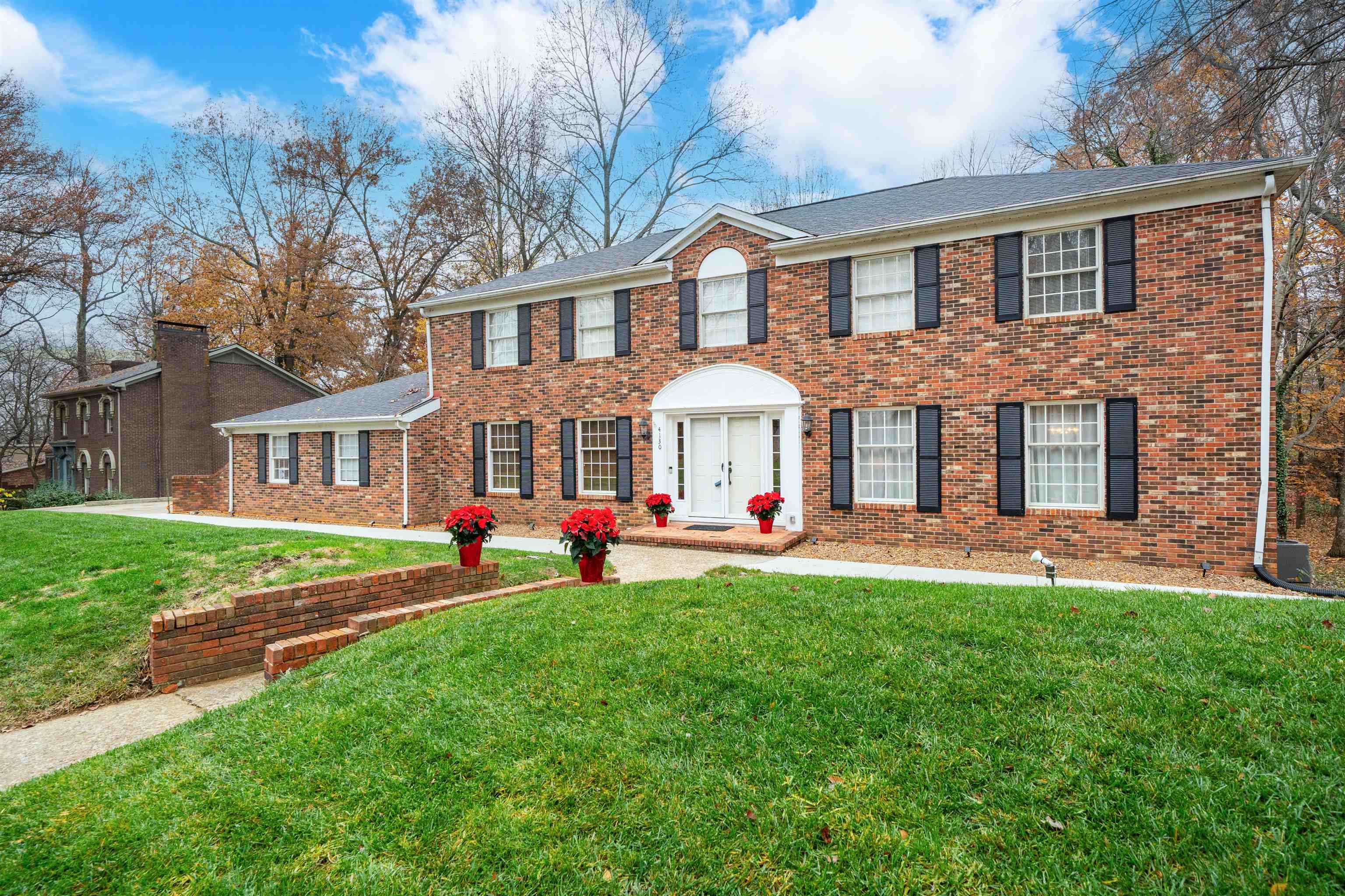 4130 Hunting Creek Dr, Owensboro, Kentucky 42303, 5 Bedrooms Bedrooms, ,3 BathroomsBathrooms,Single Family Residence,For Sale,Hunting Creek Dr,93616