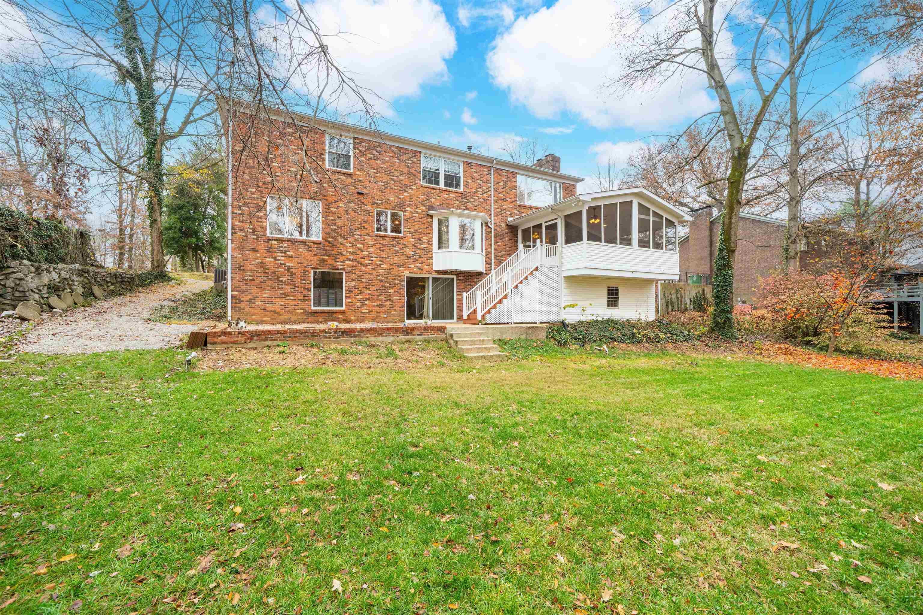 4130 Hunting Creek Dr, Owensboro, Kentucky 42303, 5 Bedrooms Bedrooms, ,3 BathroomsBathrooms,Single Family Residence,For Sale,Hunting Creek Dr,93616