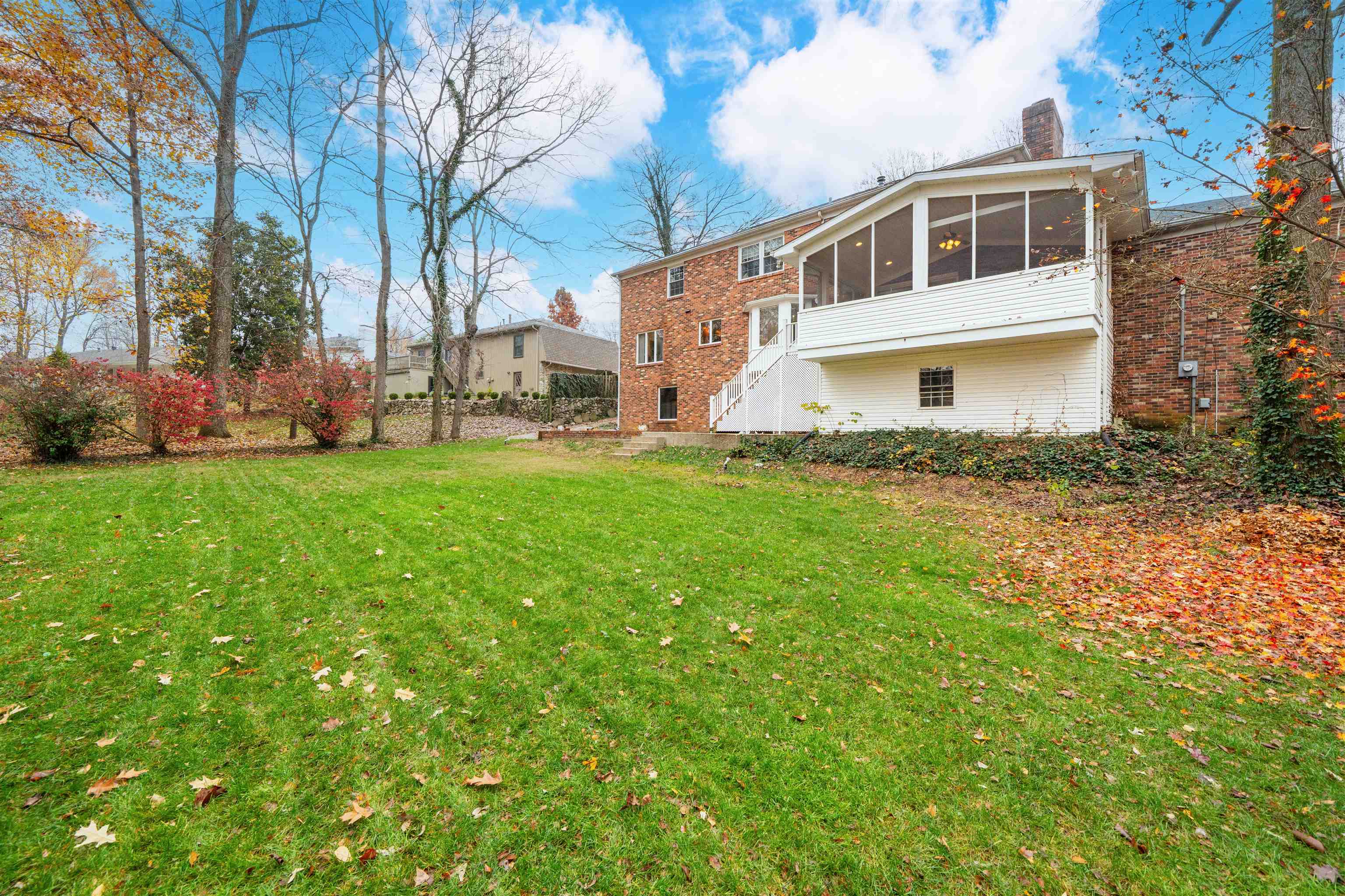 4130 Hunting Creek Dr, Owensboro, Kentucky 42303, 5 Bedrooms Bedrooms, ,3 BathroomsBathrooms,Single Family Residence,For Sale,Hunting Creek Dr,93616