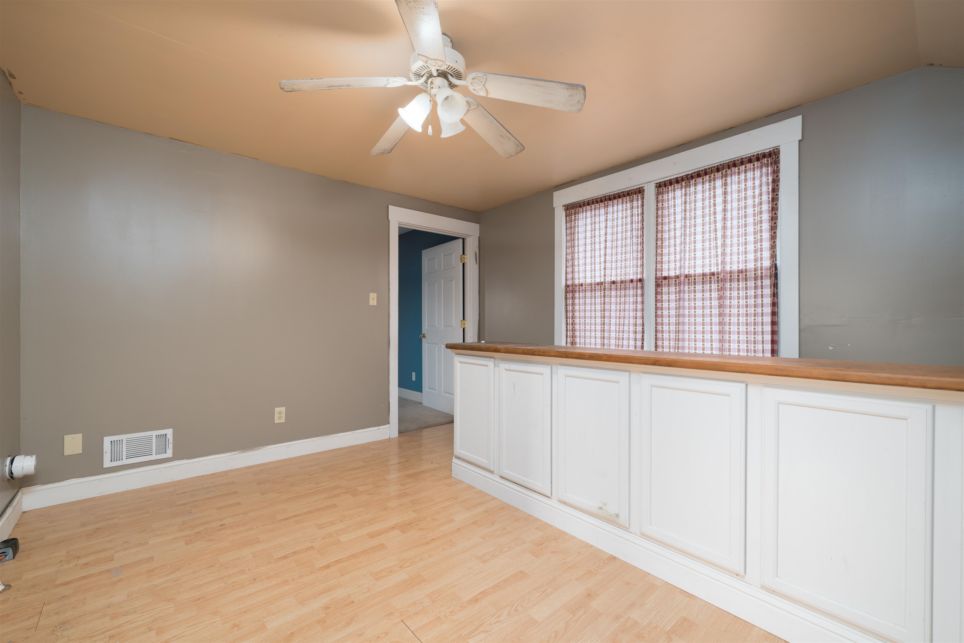 116 Parrish Ave, Owensboro, Kentucky 42303, 3 Bedrooms Bedrooms, ,2 BathroomsBathrooms,Single Family Residence,For Sale,Parrish Ave,93617