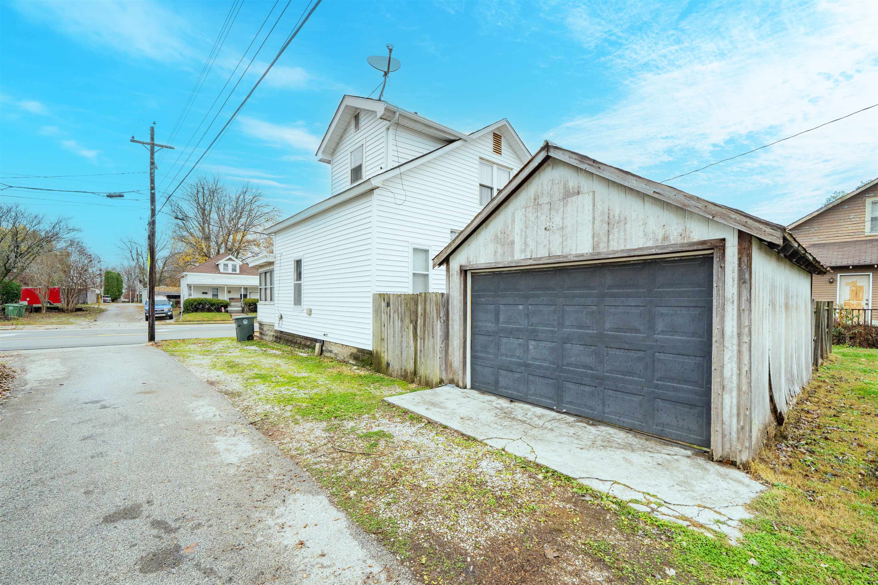 116 Parrish Ave, Owensboro, Kentucky 42303, 3 Bedrooms Bedrooms, ,2 BathroomsBathrooms,Single Family Residence,For Sale,Parrish Ave,93617