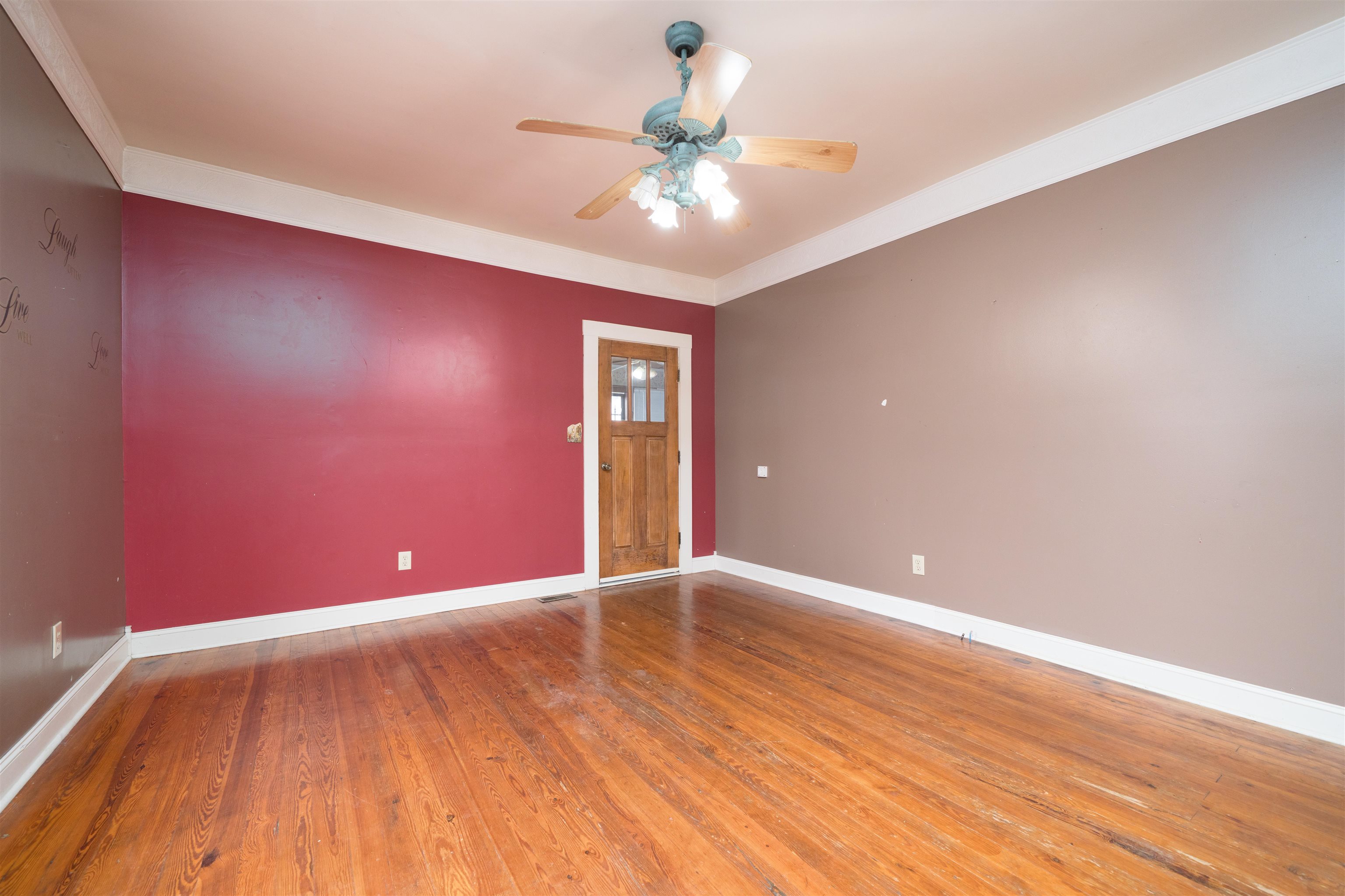 116 Parrish Ave, Owensboro, Kentucky 42303, 3 Bedrooms Bedrooms, ,2 BathroomsBathrooms,Single Family Residence,For Sale,Parrish Ave,93617