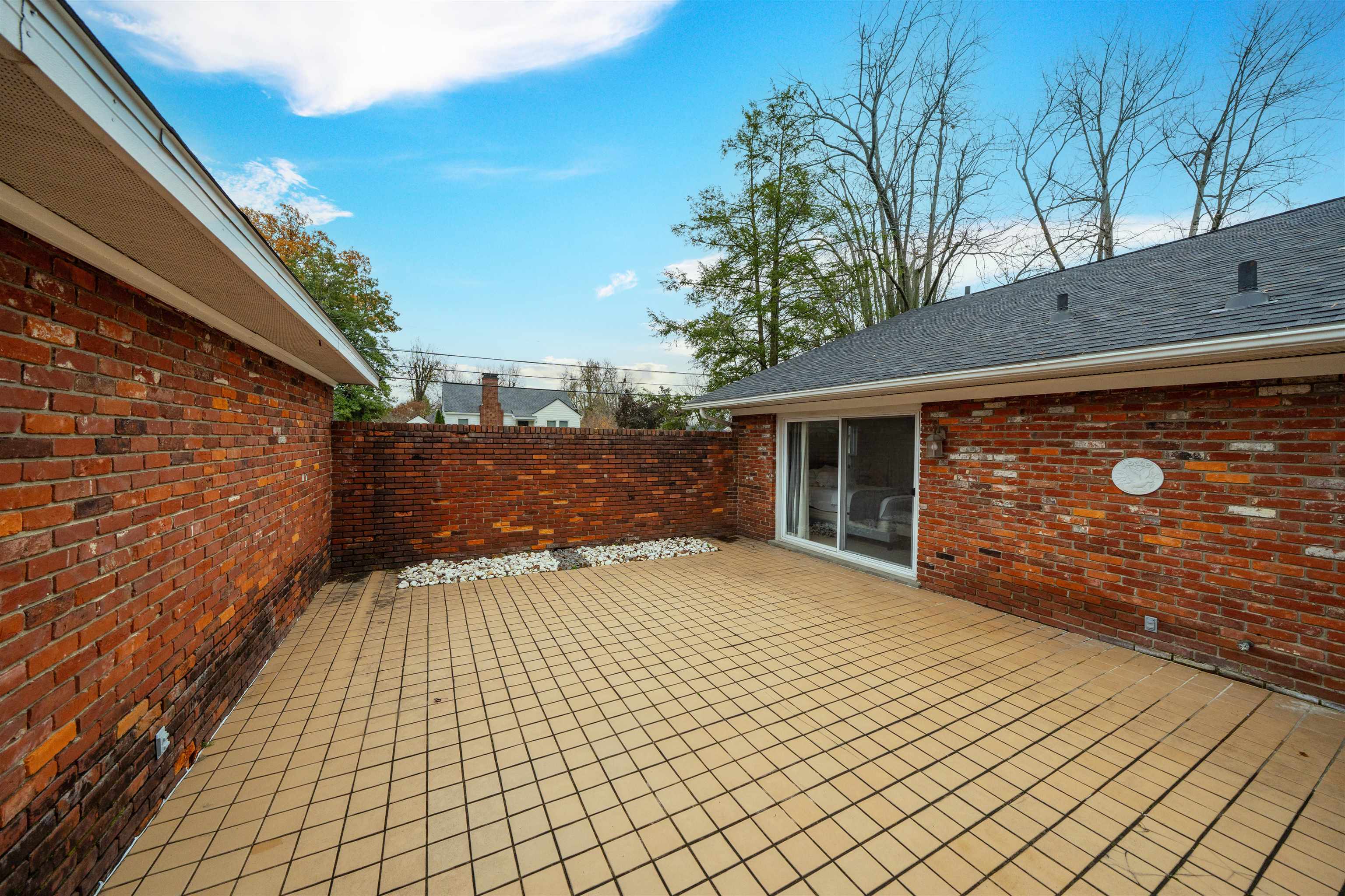 1809 Fieldcrest Dr., Owensboro, Kentucky 42301, 3 Bedrooms Bedrooms, ,2 BathroomsBathrooms,Single Family Residence,For Sale,Fieldcrest Dr.,93618