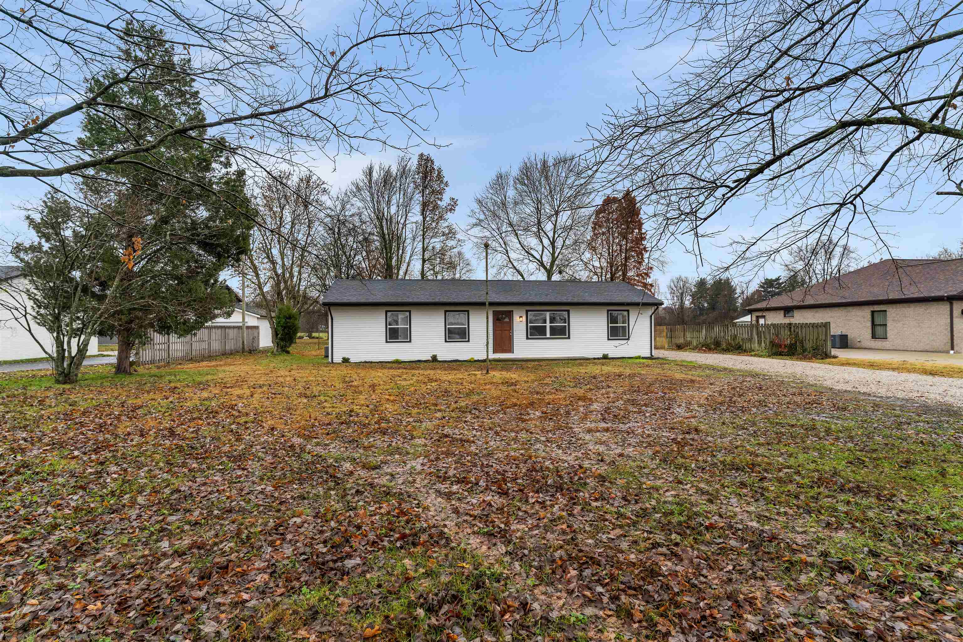 5004 Jones Road, Owensboro, Kentucky 42303, 4 Bedrooms Bedrooms, ,1 BathroomBathrooms,Single Family Residence,For Sale,Jones Road,93622