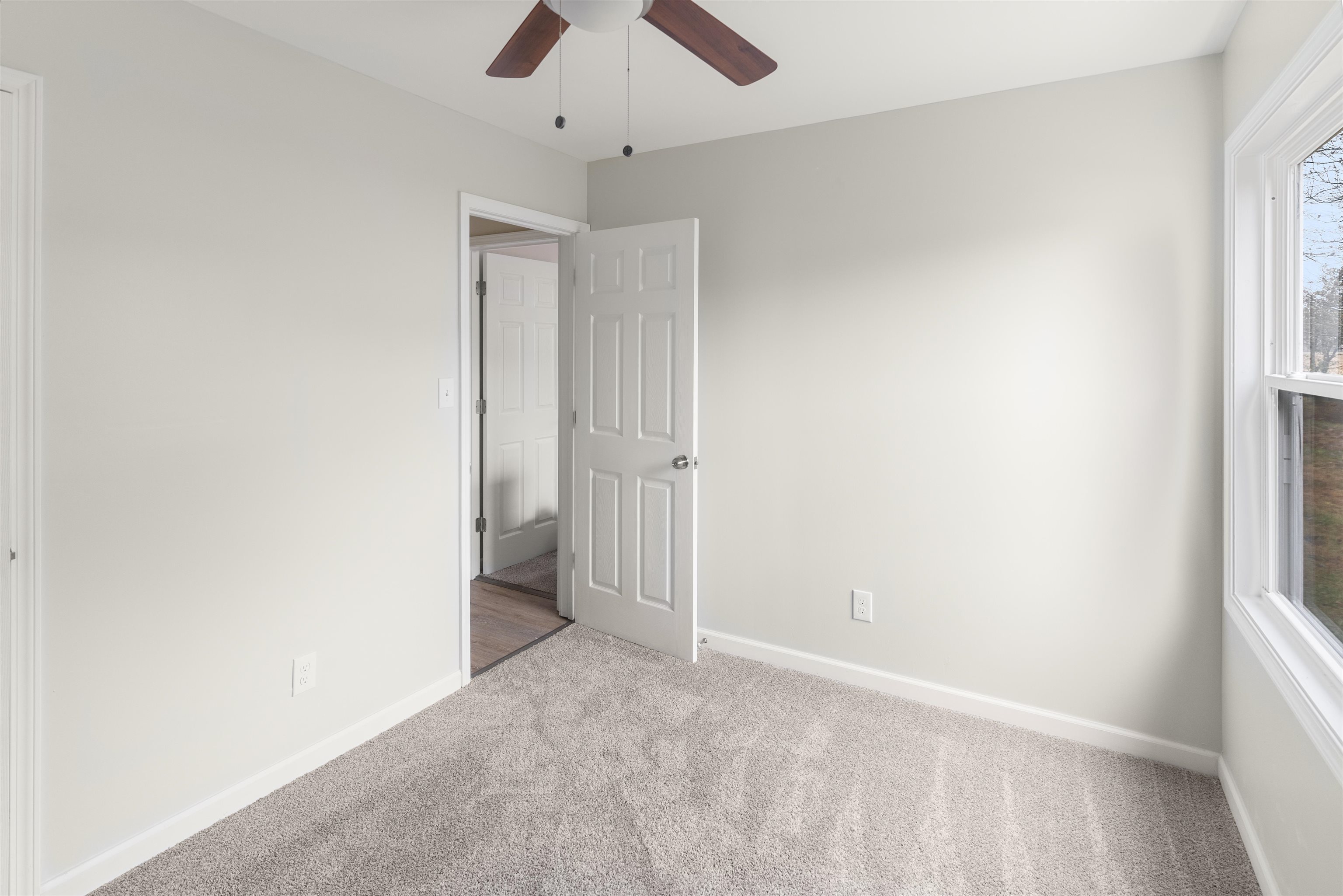 5004 Jones Road, Owensboro, Kentucky 42303, 4 Bedrooms Bedrooms, ,1 BathroomBathrooms,Single Family Residence,For Sale,Jones Road,93622