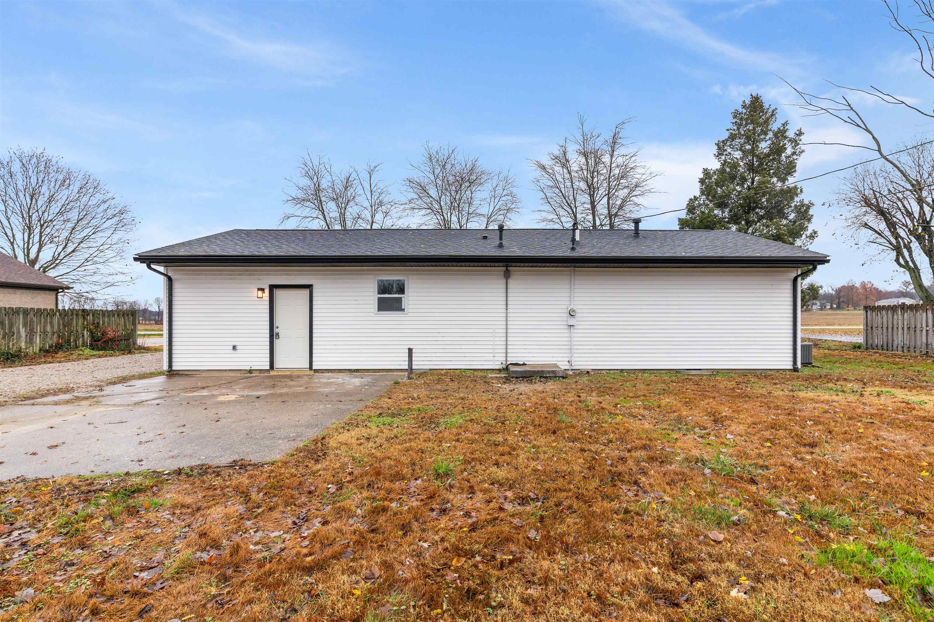 5004 Jones Road, Owensboro, Kentucky 42303, 4 Bedrooms Bedrooms, ,1 BathroomBathrooms,Single Family Residence,For Sale,Jones Road,93622