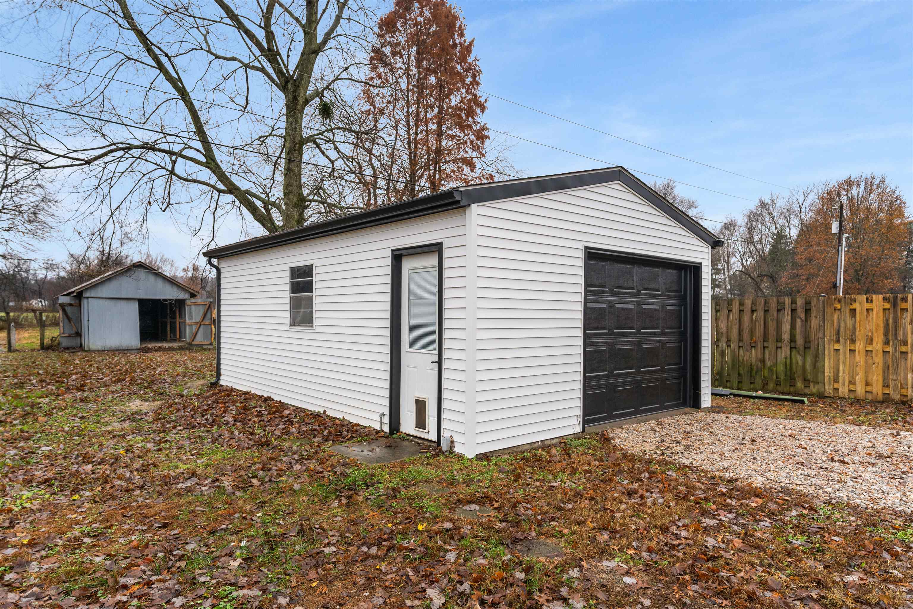 5004 Jones Road, Owensboro, Kentucky 42303, 4 Bedrooms Bedrooms, ,1 BathroomBathrooms,Single Family Residence,For Sale,Jones Road,93622