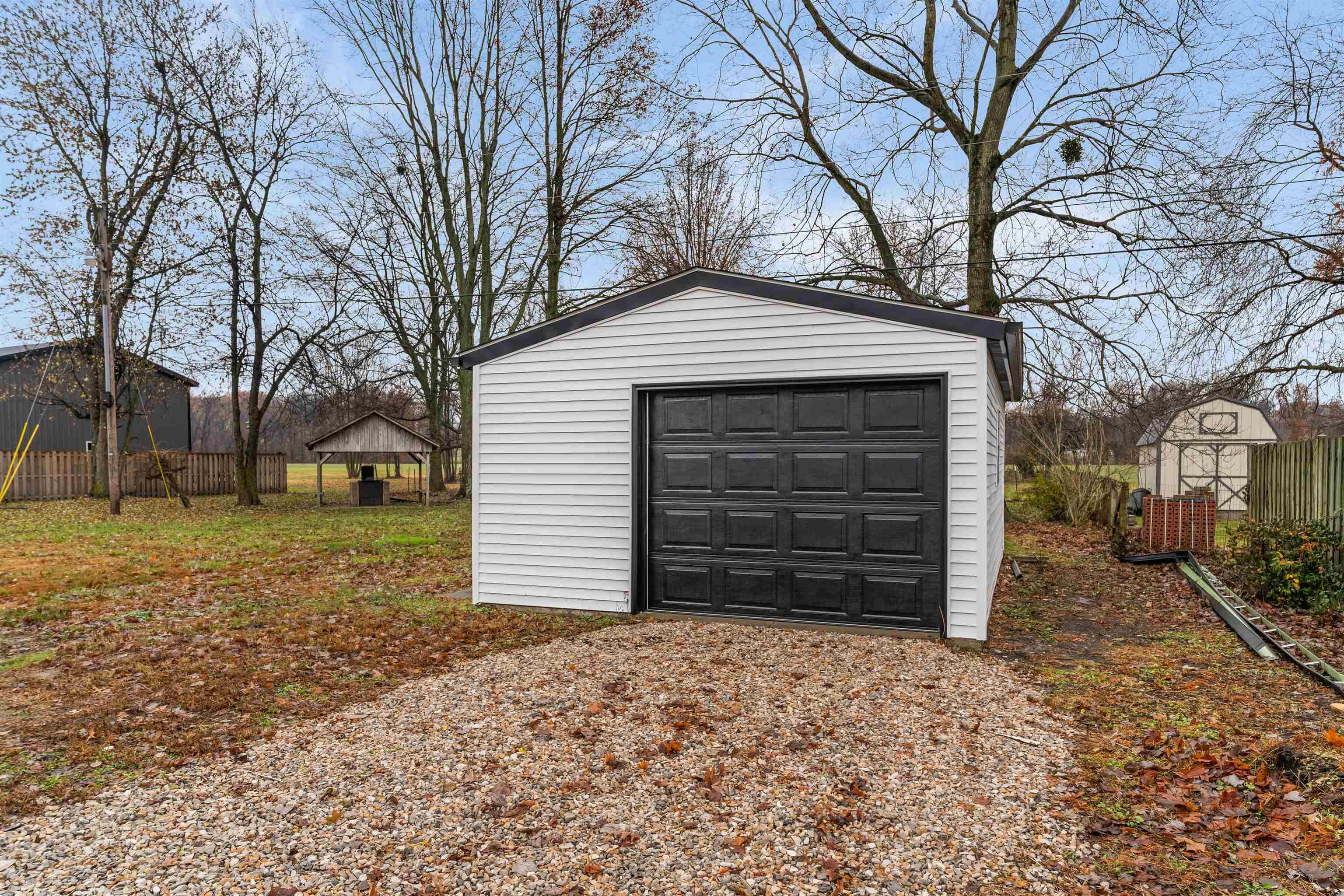 5004 Jones Road, Owensboro, Kentucky 42303, 4 Bedrooms Bedrooms, ,1 BathroomBathrooms,Single Family Residence,For Sale,Jones Road,93622