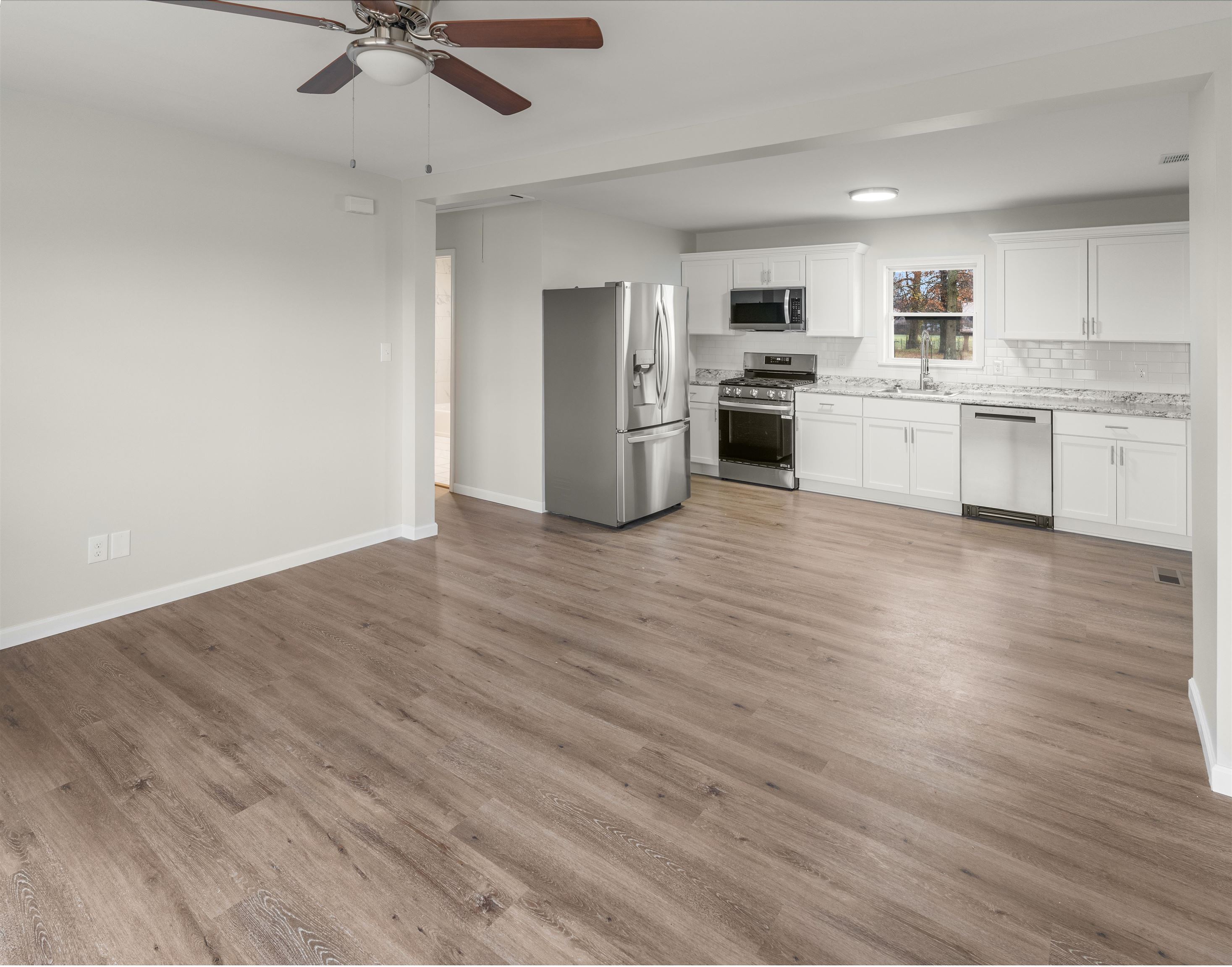 5004 Jones Road, Owensboro, Kentucky 42303, 4 Bedrooms Bedrooms, ,1 BathroomBathrooms,Single Family Residence,For Sale,Jones Road,93622