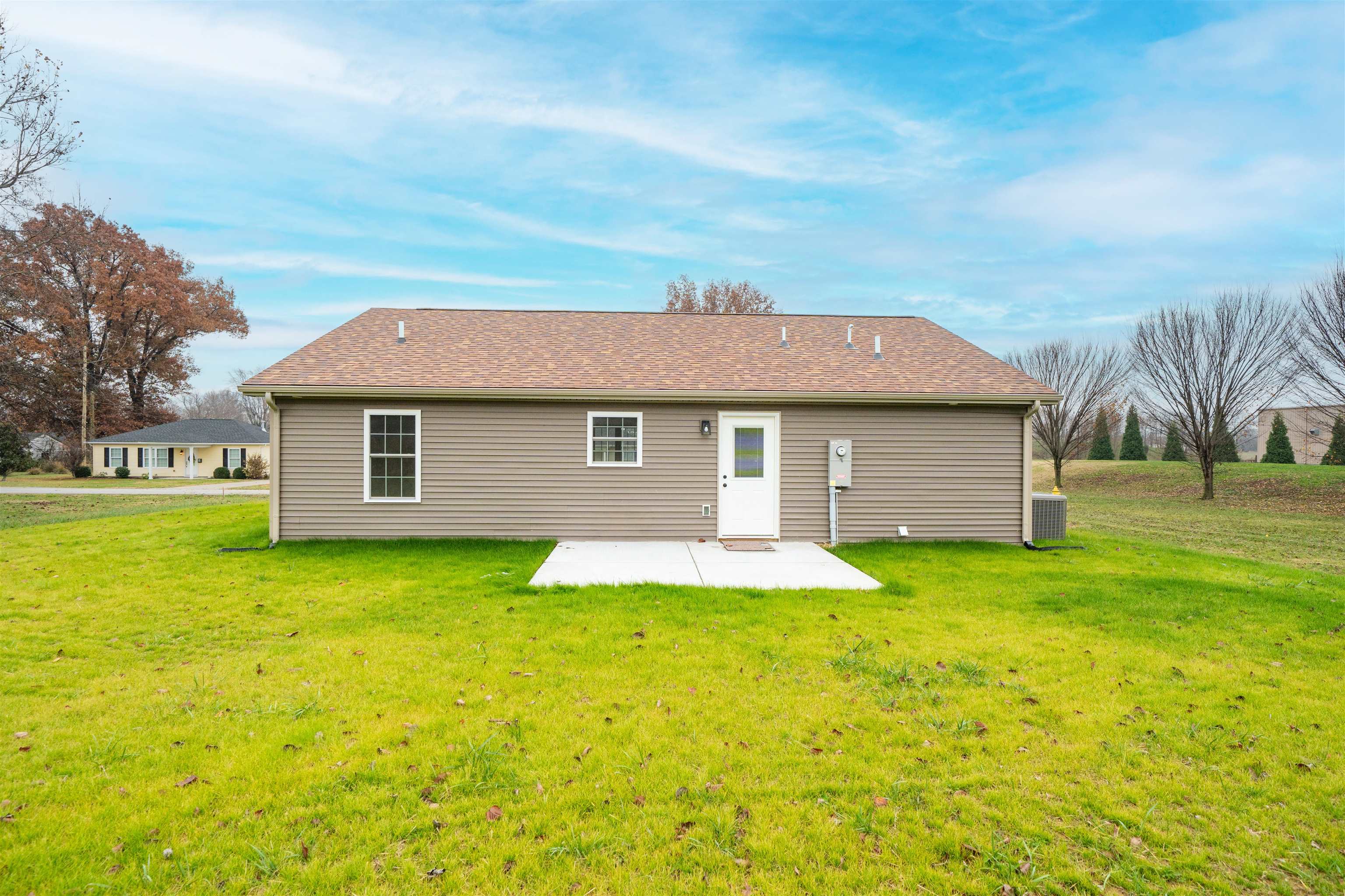 2523 8th St, Owensboro, Kentucky 42303, 3 Bedrooms Bedrooms, ,2 BathroomsBathrooms,Single Family Residence,For Sale,8th St,93624