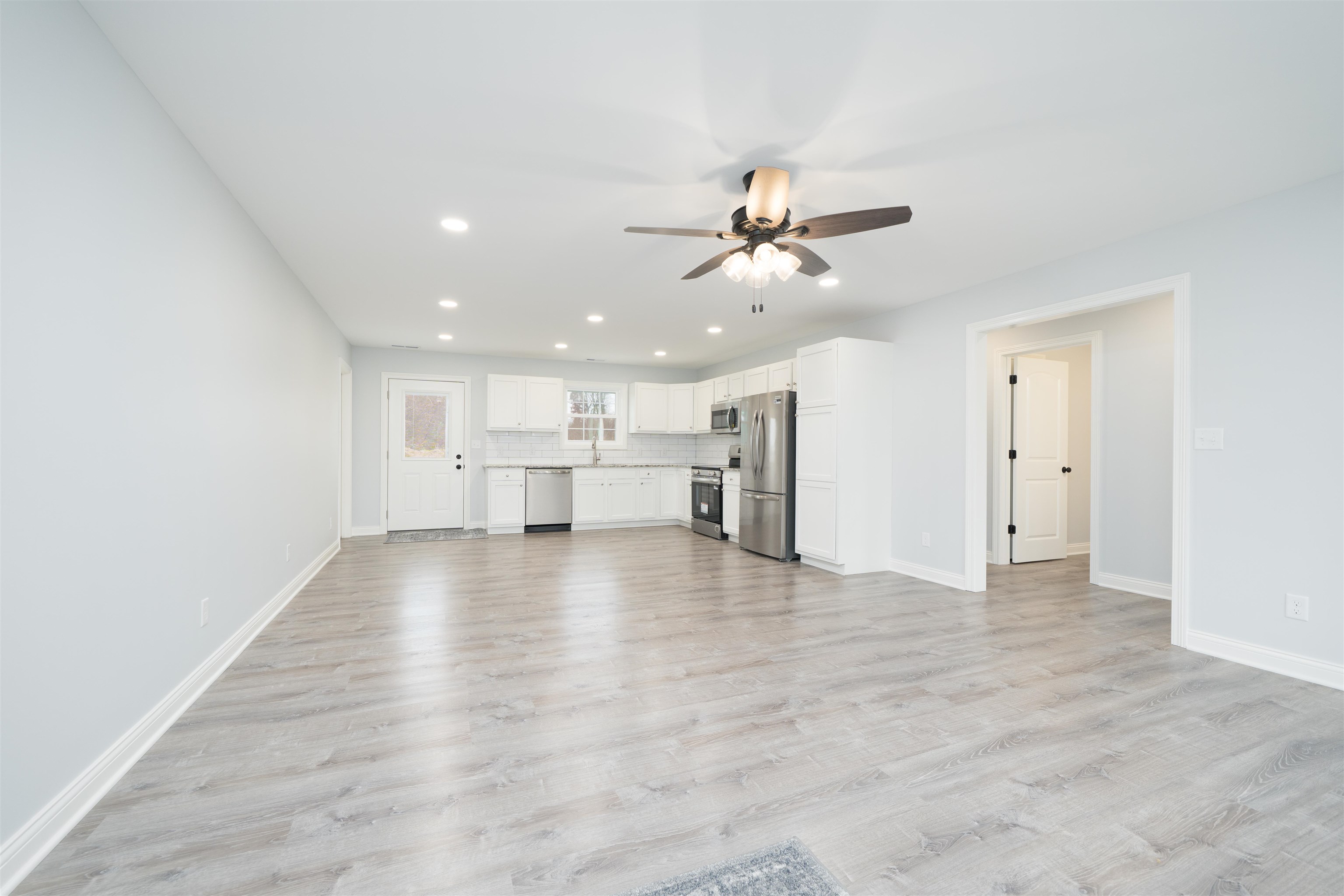 2523 8th St, Owensboro, Kentucky 42303, 3 Bedrooms Bedrooms, ,2 BathroomsBathrooms,Single Family Residence,For Sale,8th St,93624