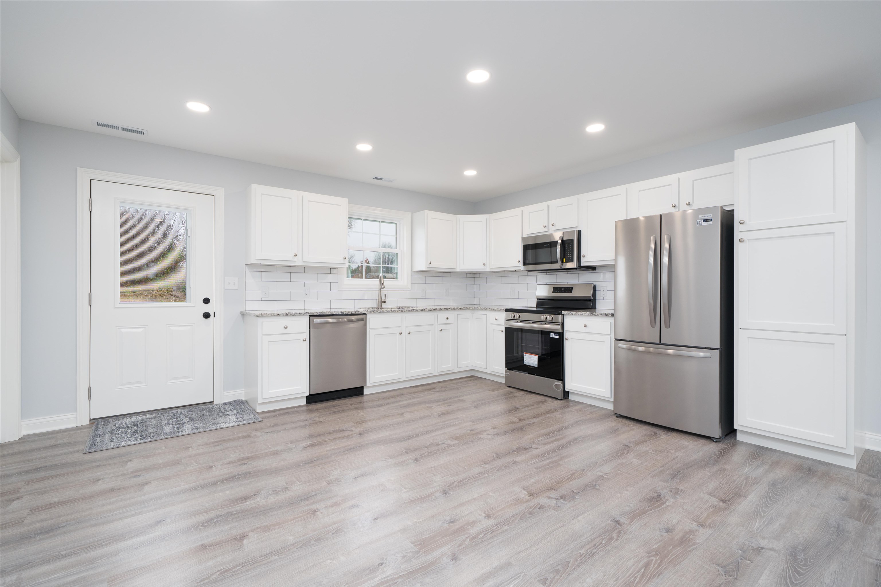 2523 8th St, Owensboro, Kentucky 42303, 3 Bedrooms Bedrooms, ,2 BathroomsBathrooms,Single Family Residence,For Sale,8th St,93624