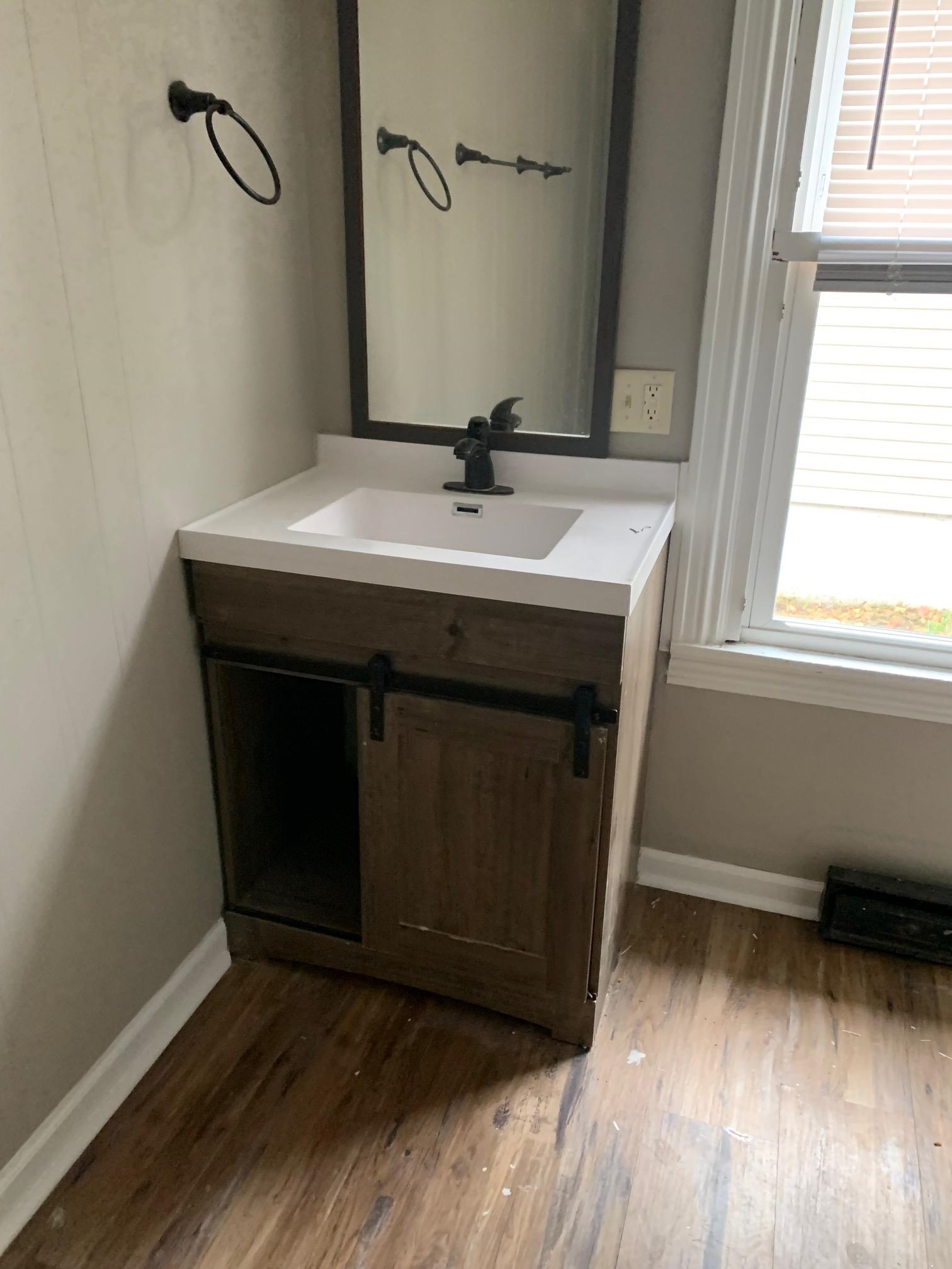 1710 4th Street, Owensboro, Kentucky 42301-1921, 3 Bedrooms Bedrooms, ,1 BathroomBathrooms,Single Family Residence,For Sale,4th Street,93626