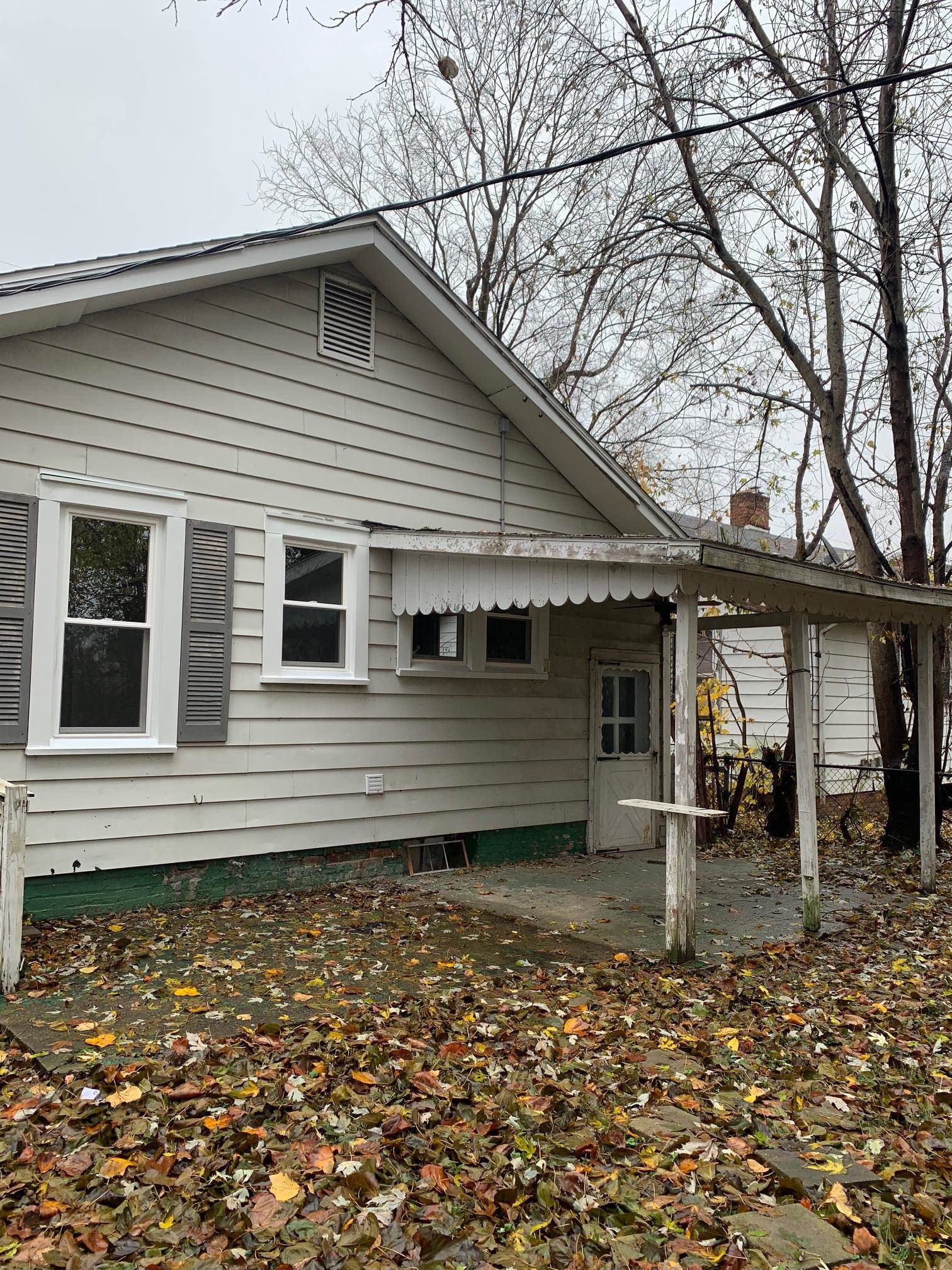 1710 4th Street, Owensboro, Kentucky 42301-1921, 3 Bedrooms Bedrooms, ,1 BathroomBathrooms,Single Family Residence,For Sale,4th Street,93626