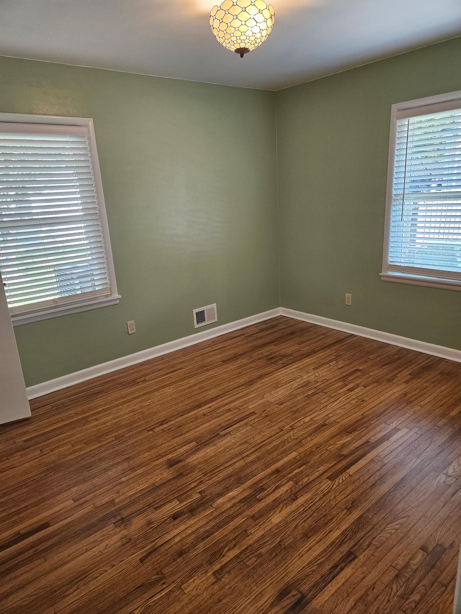 3424 Daviess St, Owensboro, Kentucky 42303, 2 Bedrooms Bedrooms, ,1 BathroomBathrooms,Single Family Residence,For Sale,Daviess St,93628