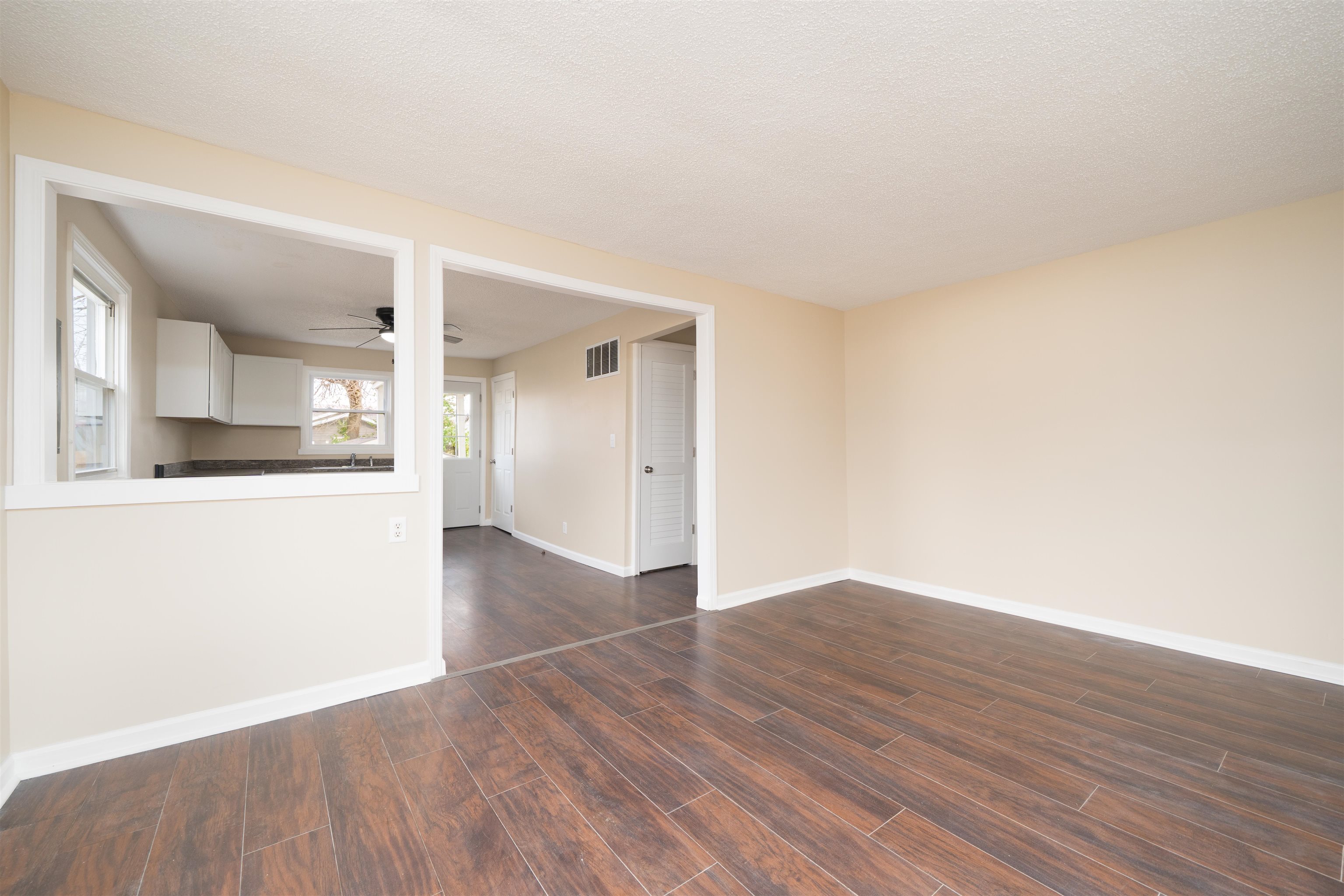 709 Poindexter St, Owensboro, Kentucky 42301, 2 Bedrooms Bedrooms, ,1 BathroomBathrooms,Single Family Residence,For Sale,Poindexter St,93630