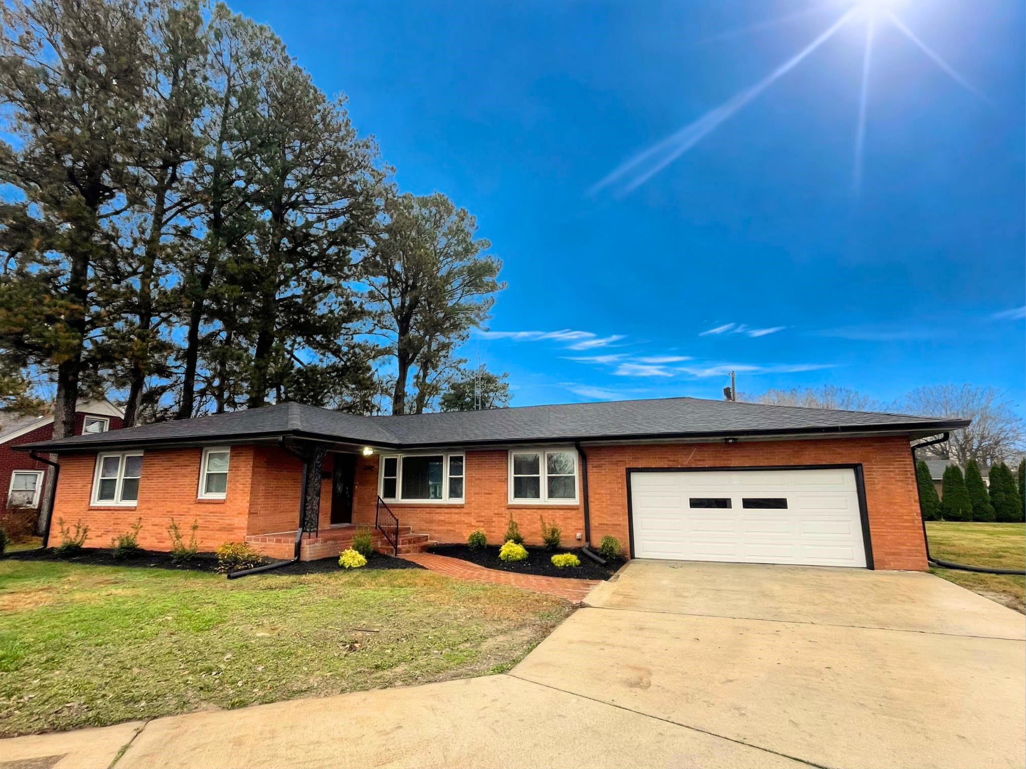 2532 York St, Owensboro, Kentucky 42301, 3 Bedrooms Bedrooms, ,2 BathroomsBathrooms,Single Family Residence,For Sale,York St,93632