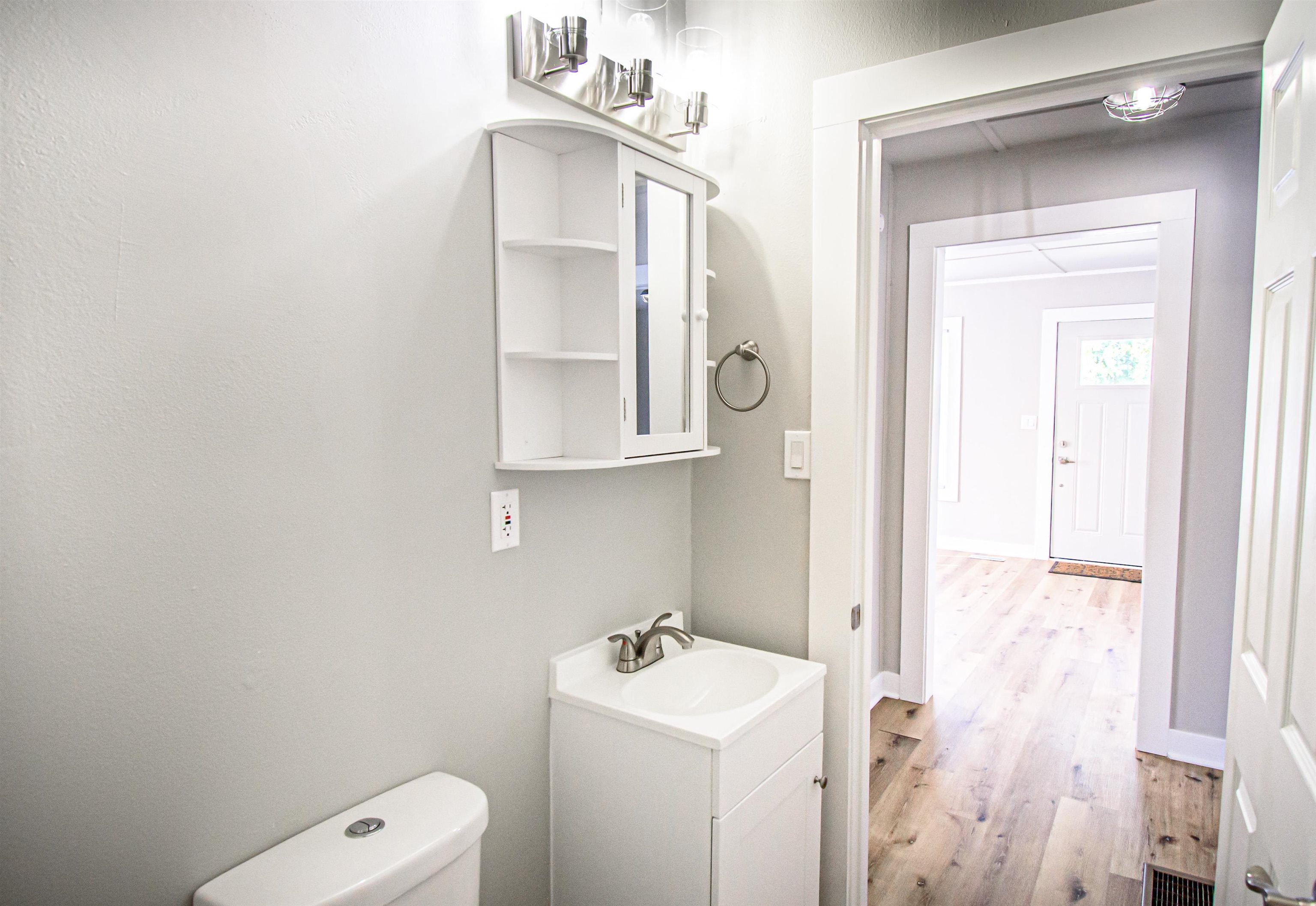 2514 Cravens Avenue, Owensboro, Kentucky 42301, 2 Bedrooms Bedrooms, ,1 BathroomBathrooms,Single Family Residence,For Sale,Cravens Avenue,93634