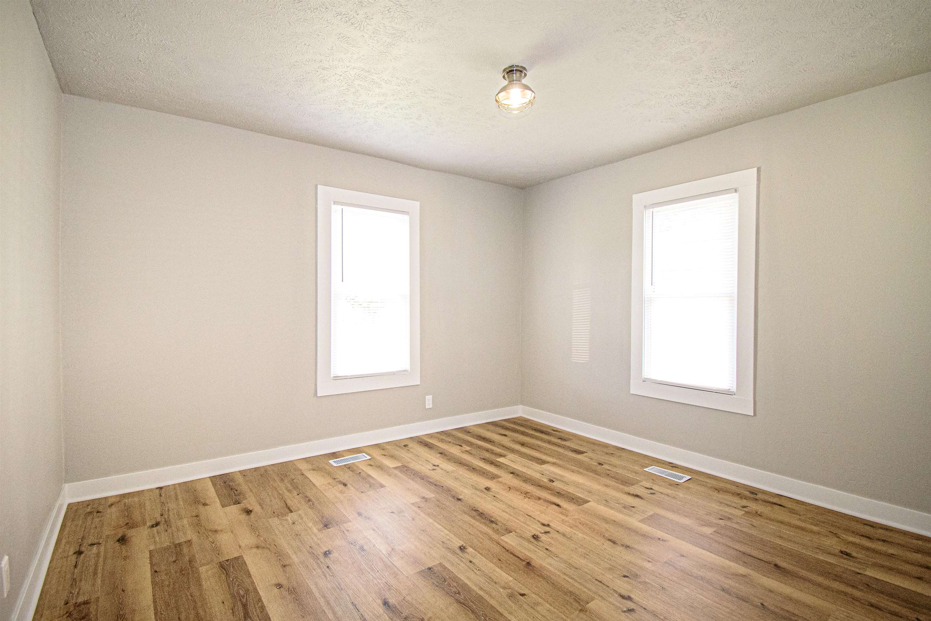 2514 Cravens Avenue, Owensboro, Kentucky 42301, 2 Bedrooms Bedrooms, ,1 BathroomBathrooms,Single Family Residence,For Sale,Cravens Avenue,93634