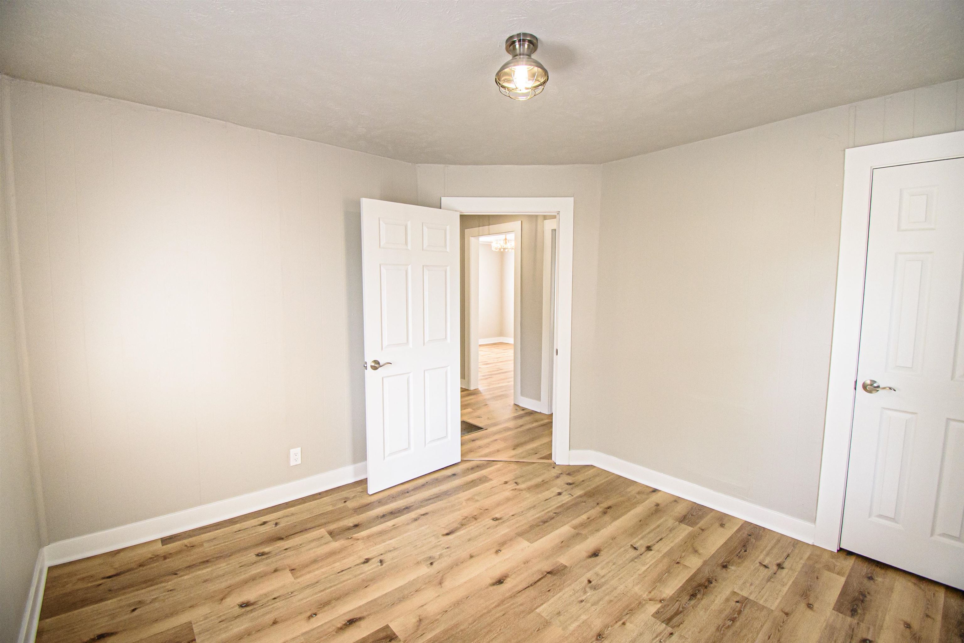 2514 Cravens Avenue, Owensboro, Kentucky 42301, 2 Bedrooms Bedrooms, ,1 BathroomBathrooms,Single Family Residence,For Sale,Cravens Avenue,93634