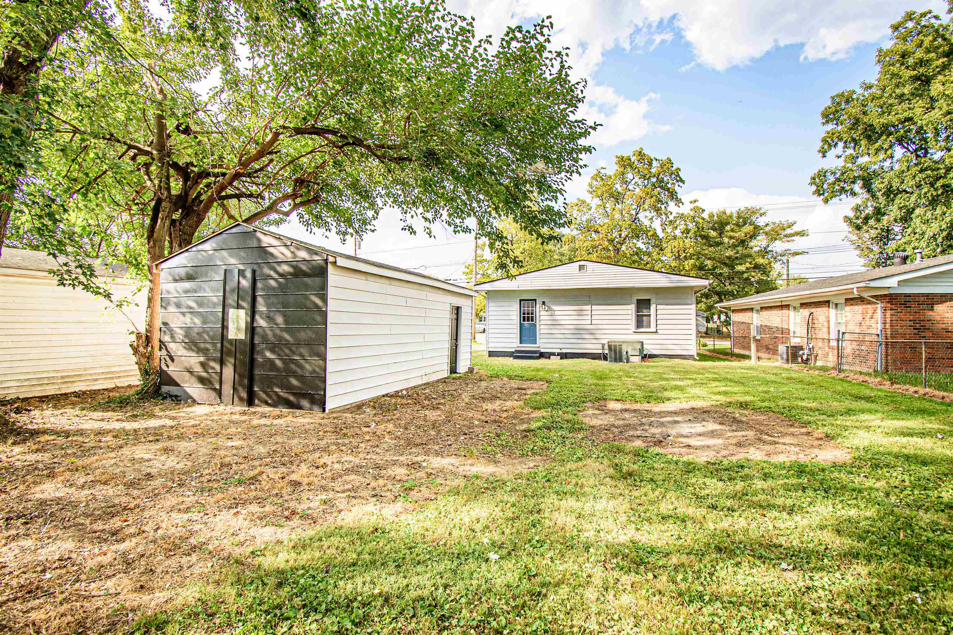 2514 Cravens Avenue, Owensboro, Kentucky 42301, 2 Bedrooms Bedrooms, ,1 BathroomBathrooms,Single Family Residence,For Sale,Cravens Avenue,93634