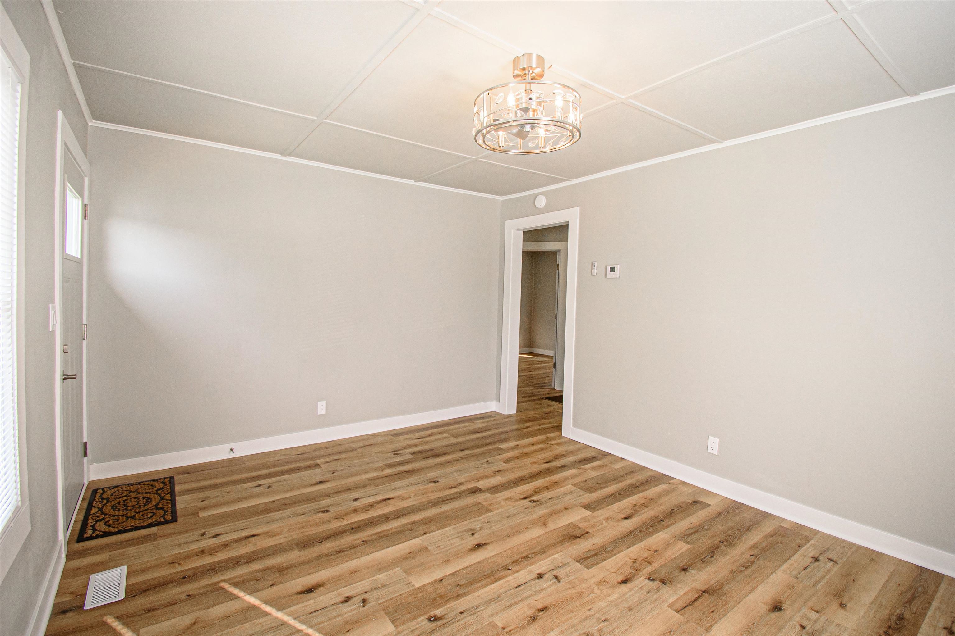 2514 Cravens Avenue, Owensboro, Kentucky 42301, 2 Bedrooms Bedrooms, ,1 BathroomBathrooms,Single Family Residence,For Sale,Cravens Avenue,93634