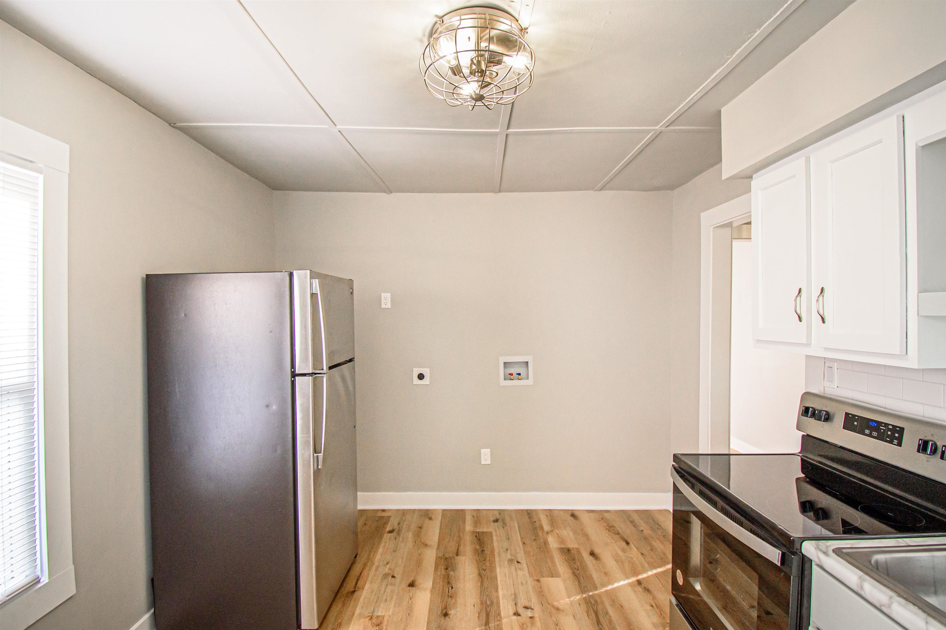 2514 Cravens Avenue, Owensboro, Kentucky 42301, 2 Bedrooms Bedrooms, ,1 BathroomBathrooms,Single Family Residence,For Sale,Cravens Avenue,93634