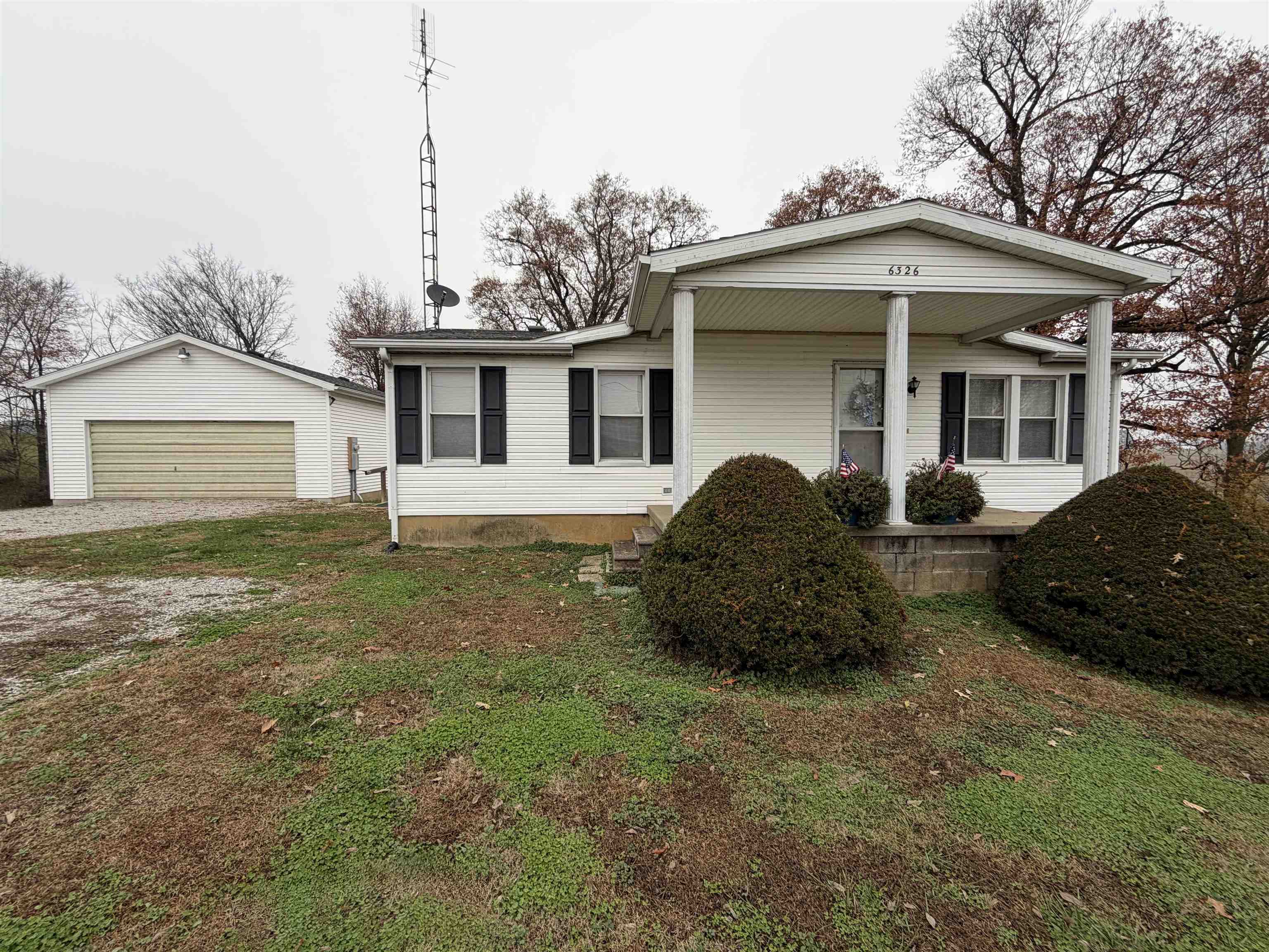 6326 Hwy 250, Calhoun, Kentucky 42327, 2 Bedrooms Bedrooms, ,1 BathroomBathrooms,Single Family Residence,For Sale,Hwy 250,93635
