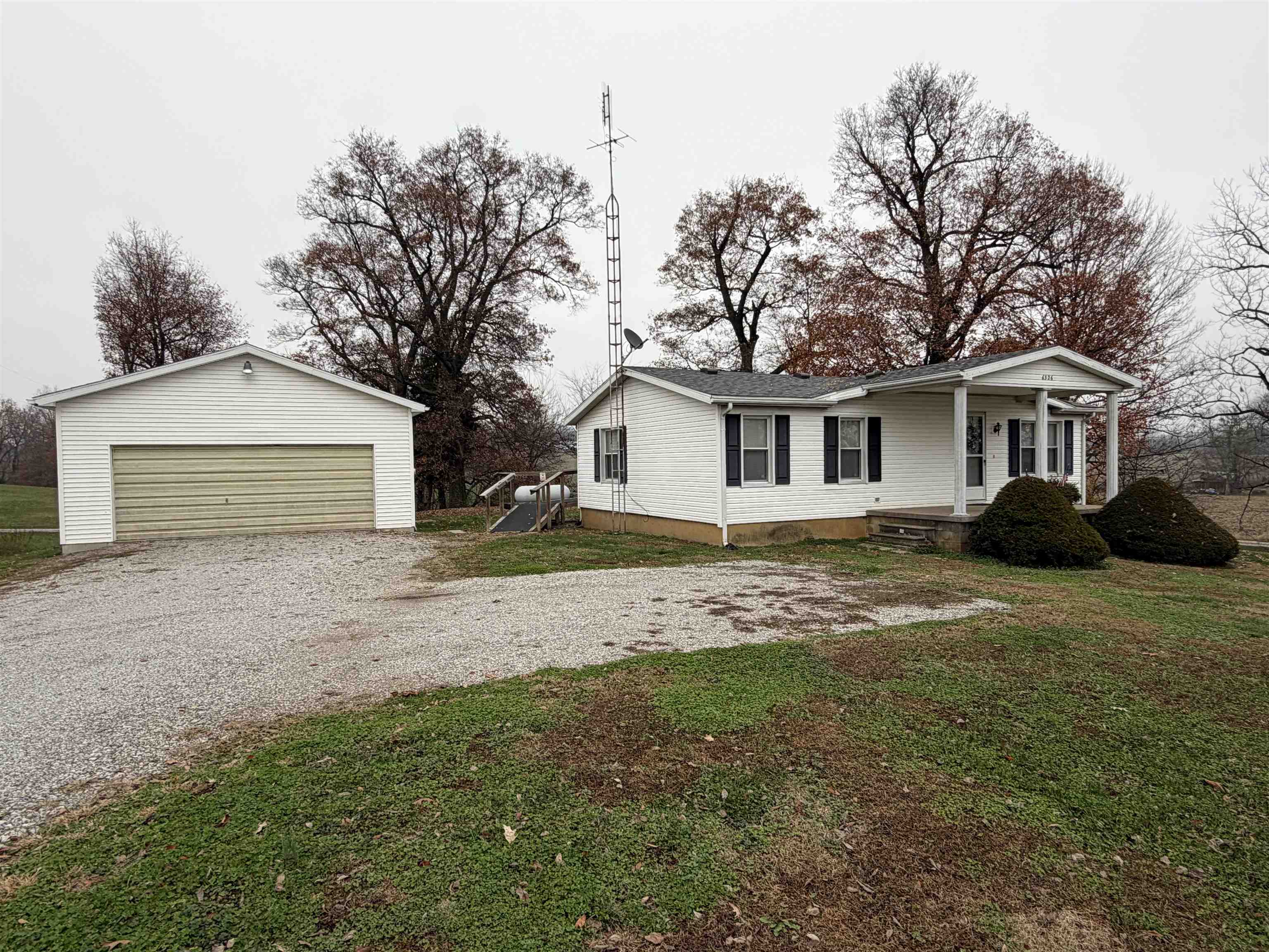6326 Hwy 250, Calhoun, Kentucky 42327, 2 Bedrooms Bedrooms, ,1 BathroomBathrooms,Single Family Residence,For Sale,Hwy 250,93635