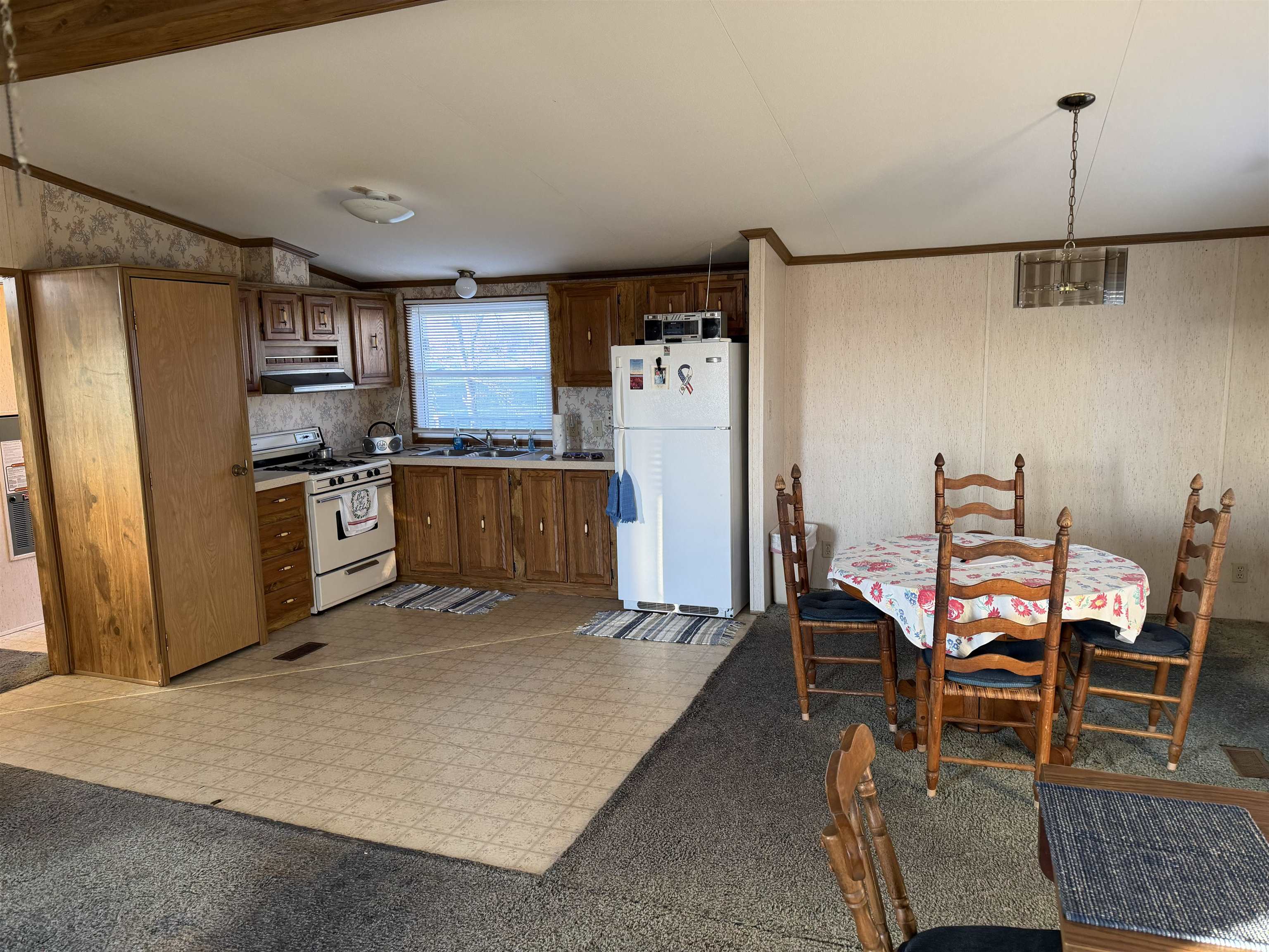 6326 Hwy 250, Calhoun, Kentucky 42327, 2 Bedrooms Bedrooms, ,1 BathroomBathrooms,Single Family Residence,For Sale,Hwy 250,93635