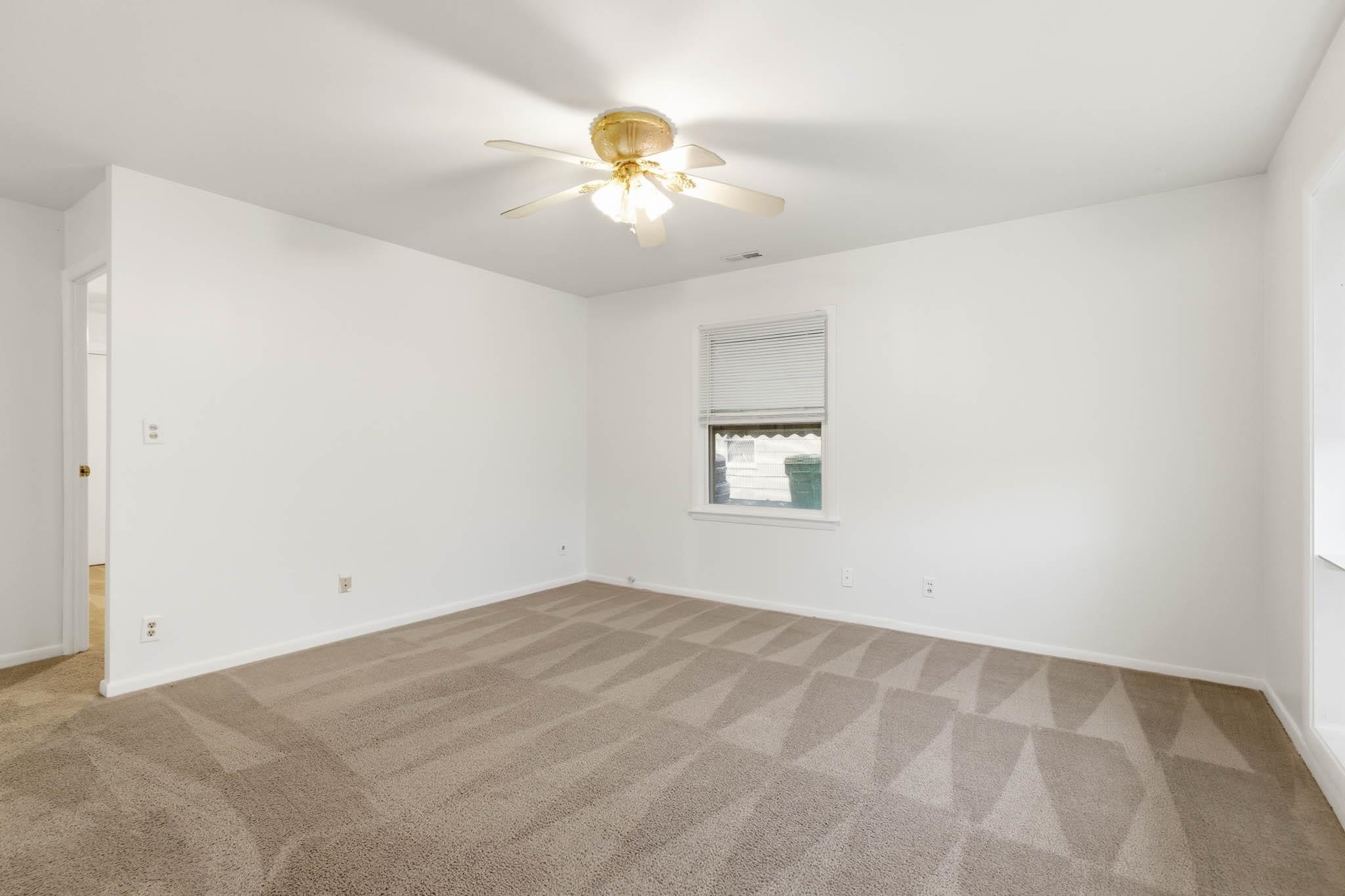 3301 Ridgewood Street, Owensboro, Kentucky 42301, 3 Bedrooms Bedrooms, ,1 BathroomBathrooms,Single Family Residence,For Sale,Ridgewood Street,93637