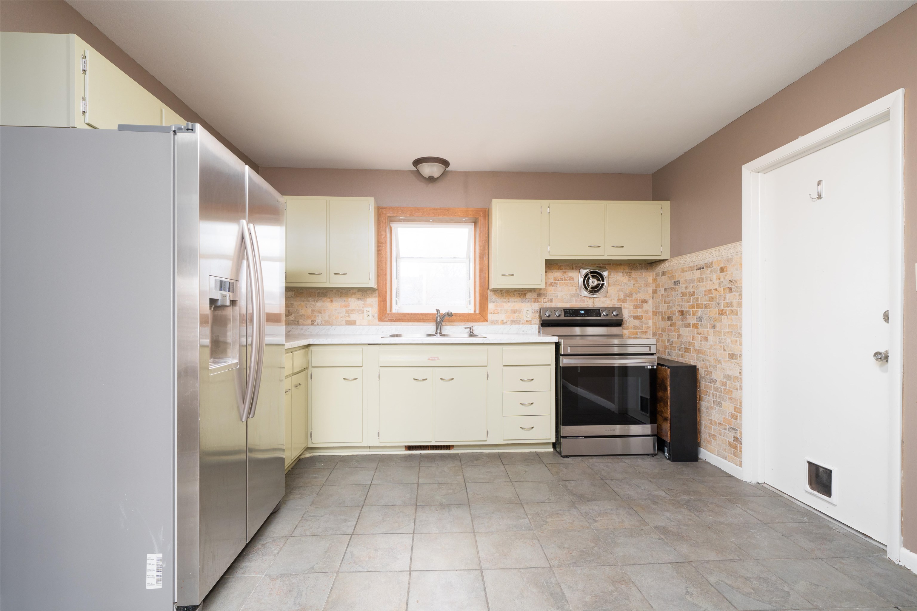 2311 Twenty Grand Ave, Owensboro, Kentucky 42301, 4 Bedrooms Bedrooms, ,2 BathroomsBathrooms,Single Family Residence,For Sale,Twenty Grand Ave,93653