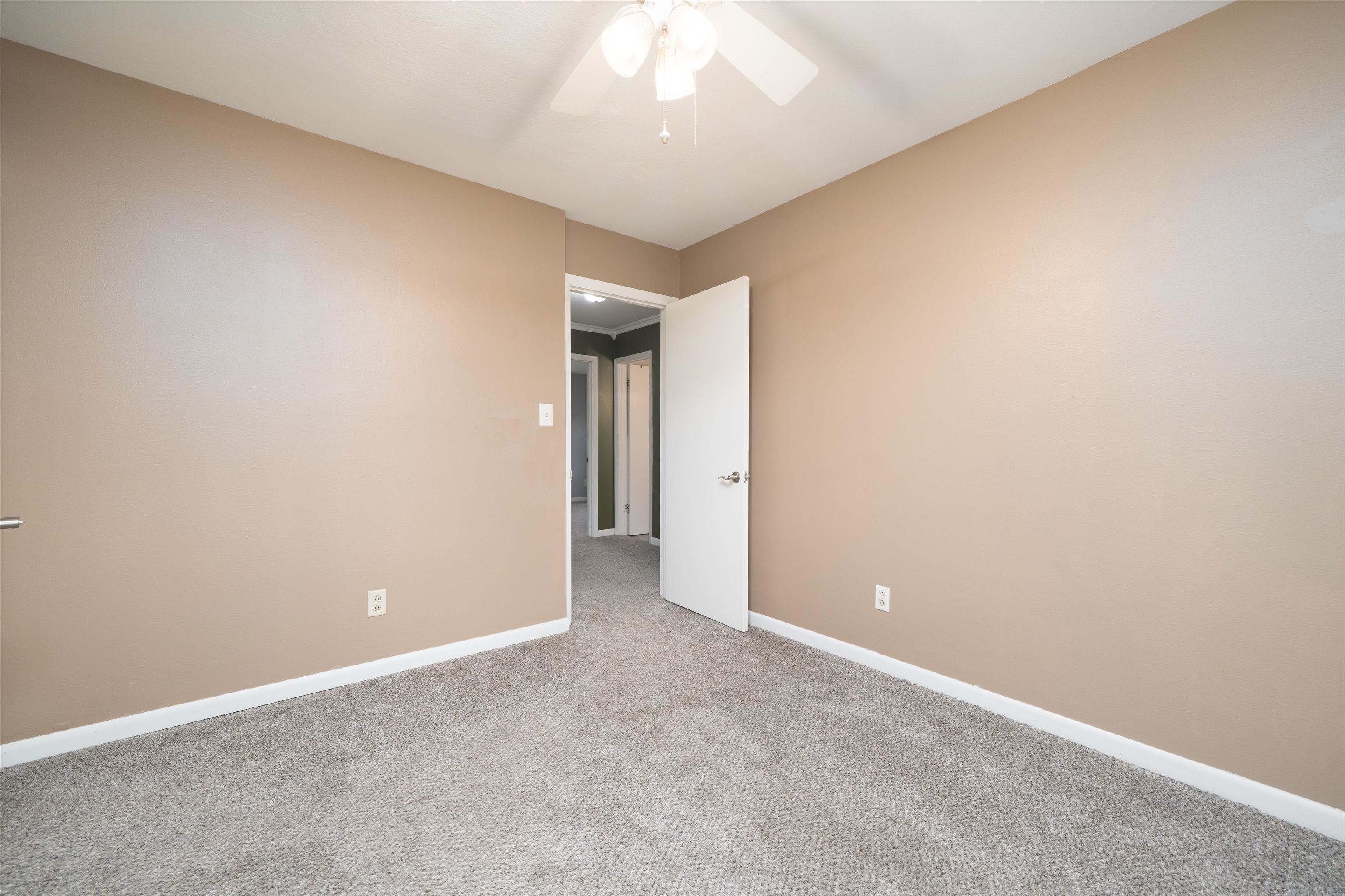 2311 Twenty Grand Ave, Owensboro, Kentucky 42301, 4 Bedrooms Bedrooms, ,2 BathroomsBathrooms,Single Family Residence,For Sale,Twenty Grand Ave,93653