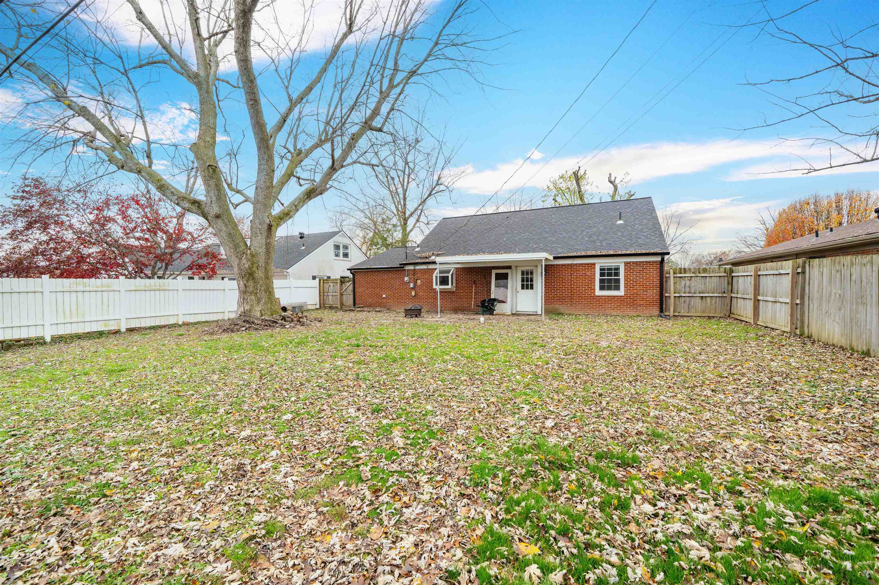 2311 Twenty Grand Ave, Owensboro, Kentucky 42301, 4 Bedrooms Bedrooms, ,2 BathroomsBathrooms,Single Family Residence,For Sale,Twenty Grand Ave,93653