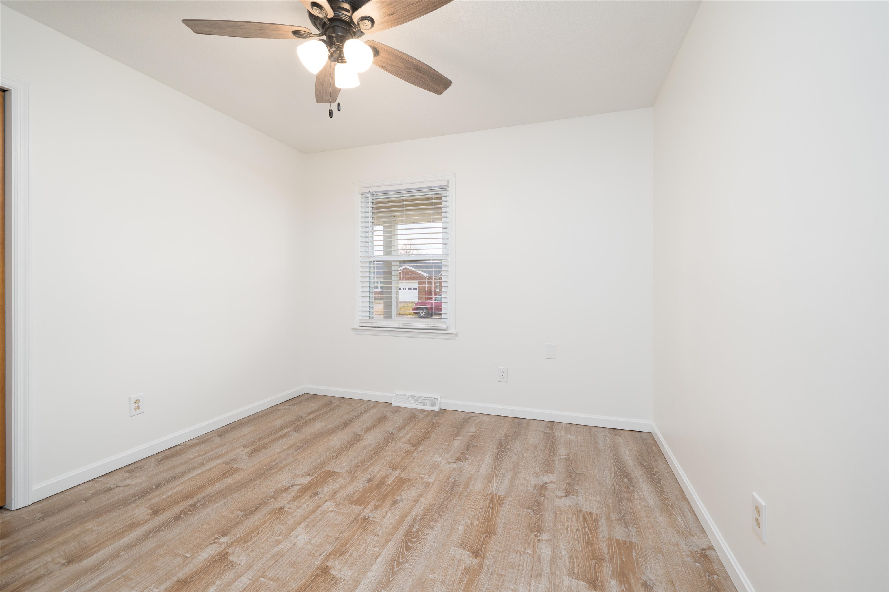 3521 Queens Way, Owensboro, Kentucky 42301, 3 Bedrooms Bedrooms, ,3 BathroomsBathrooms,Single Family Residence,For Sale,Queens Way,93654