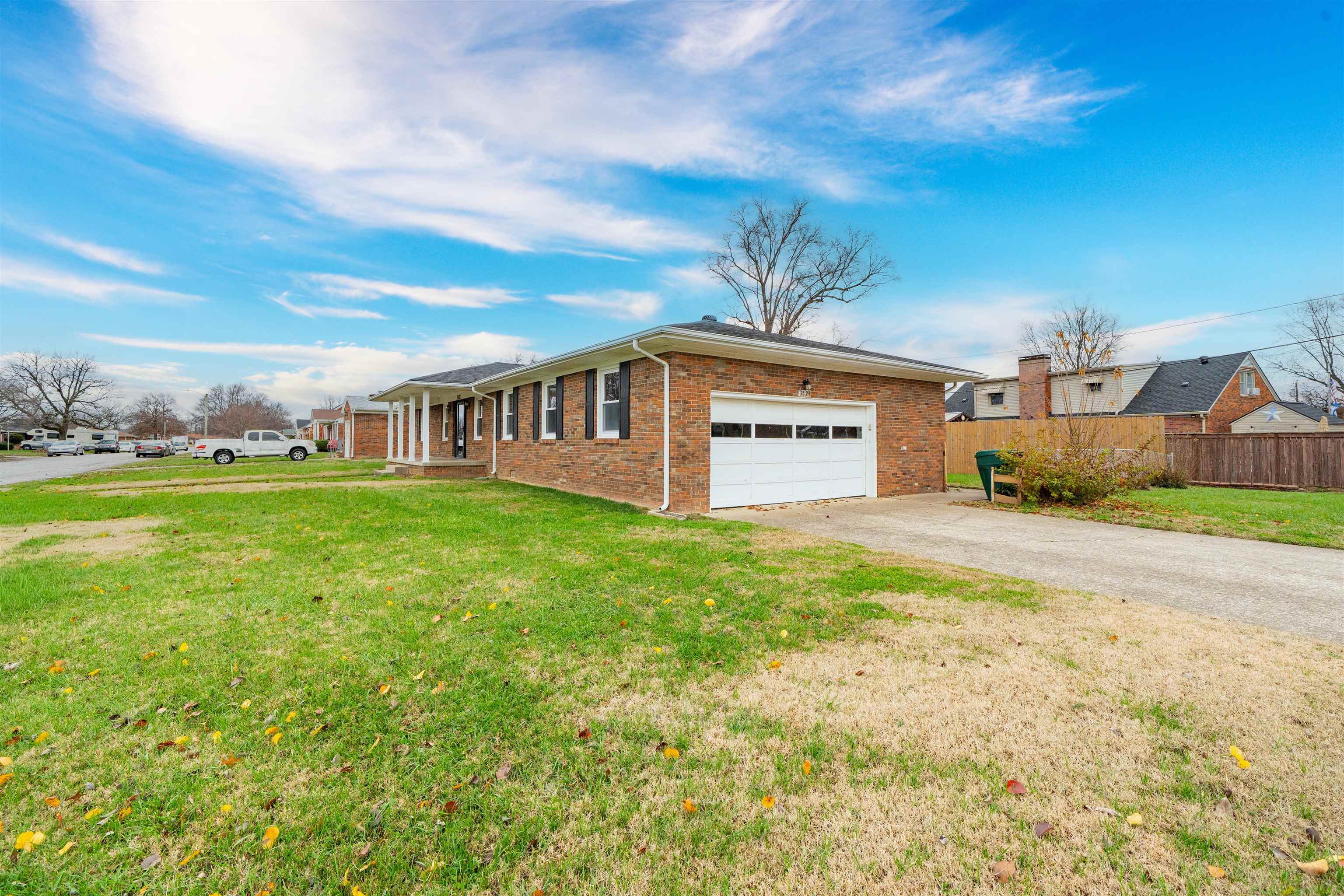 3521 Queens Way, Owensboro, Kentucky 42301, 3 Bedrooms Bedrooms, ,3 BathroomsBathrooms,Single Family Residence,For Sale,Queens Way,93654