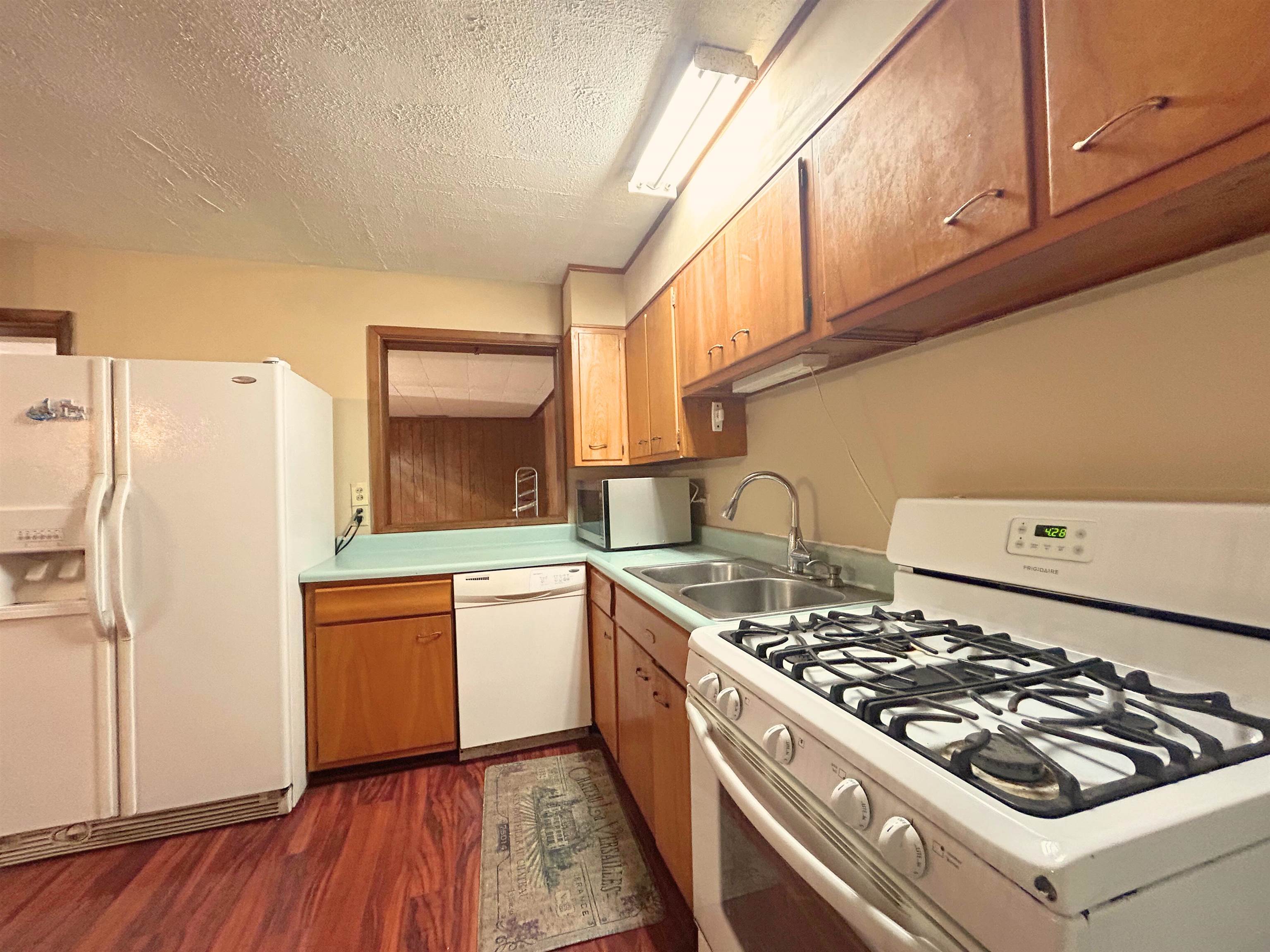 2004 WYANDOTTE AVE, Owensboro, Kentucky 42301, 4 Bedrooms Bedrooms, ,1 BathroomBathrooms,Single Family Residence,For Sale,WYANDOTTE AVE,93655