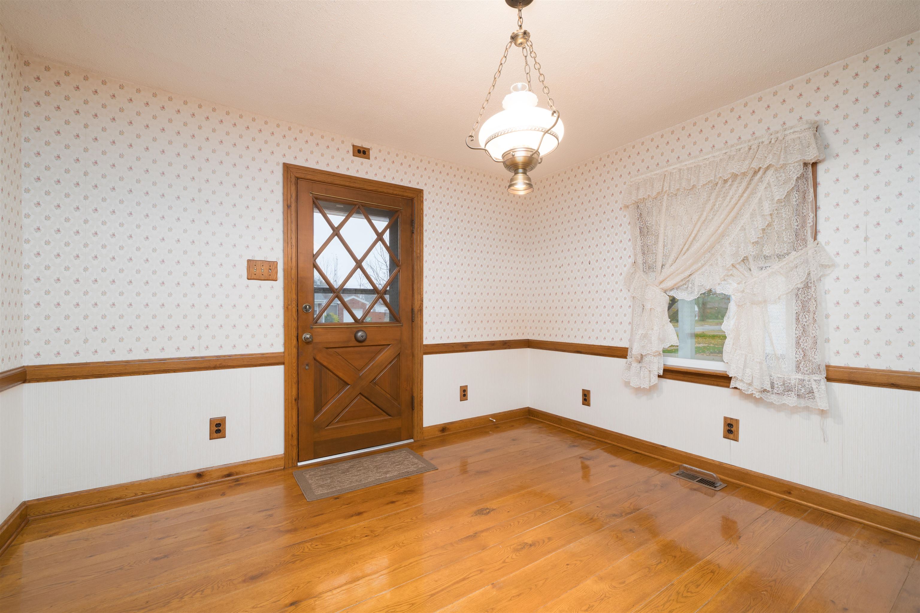 1728 Saint Marys Avenue, Owensboro, Kentucky 42301, 3 Bedrooms Bedrooms, ,2 BathroomsBathrooms,Single Family Residence,For Sale,Saint Marys Avenue,93670