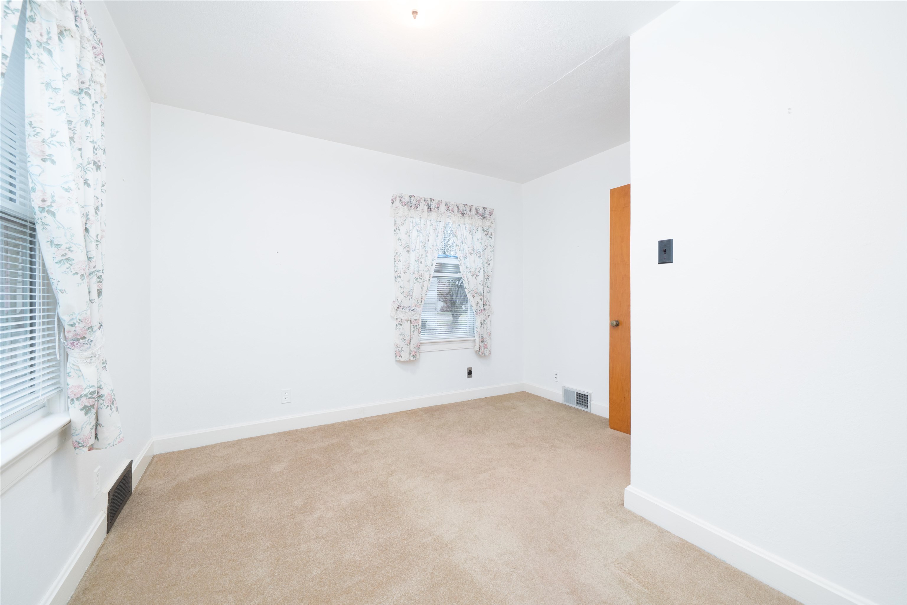 1728 Saint Marys Avenue, Owensboro, Kentucky 42301, 3 Bedrooms Bedrooms, ,2 BathroomsBathrooms,Single Family Residence,For Sale,Saint Marys Avenue,93670