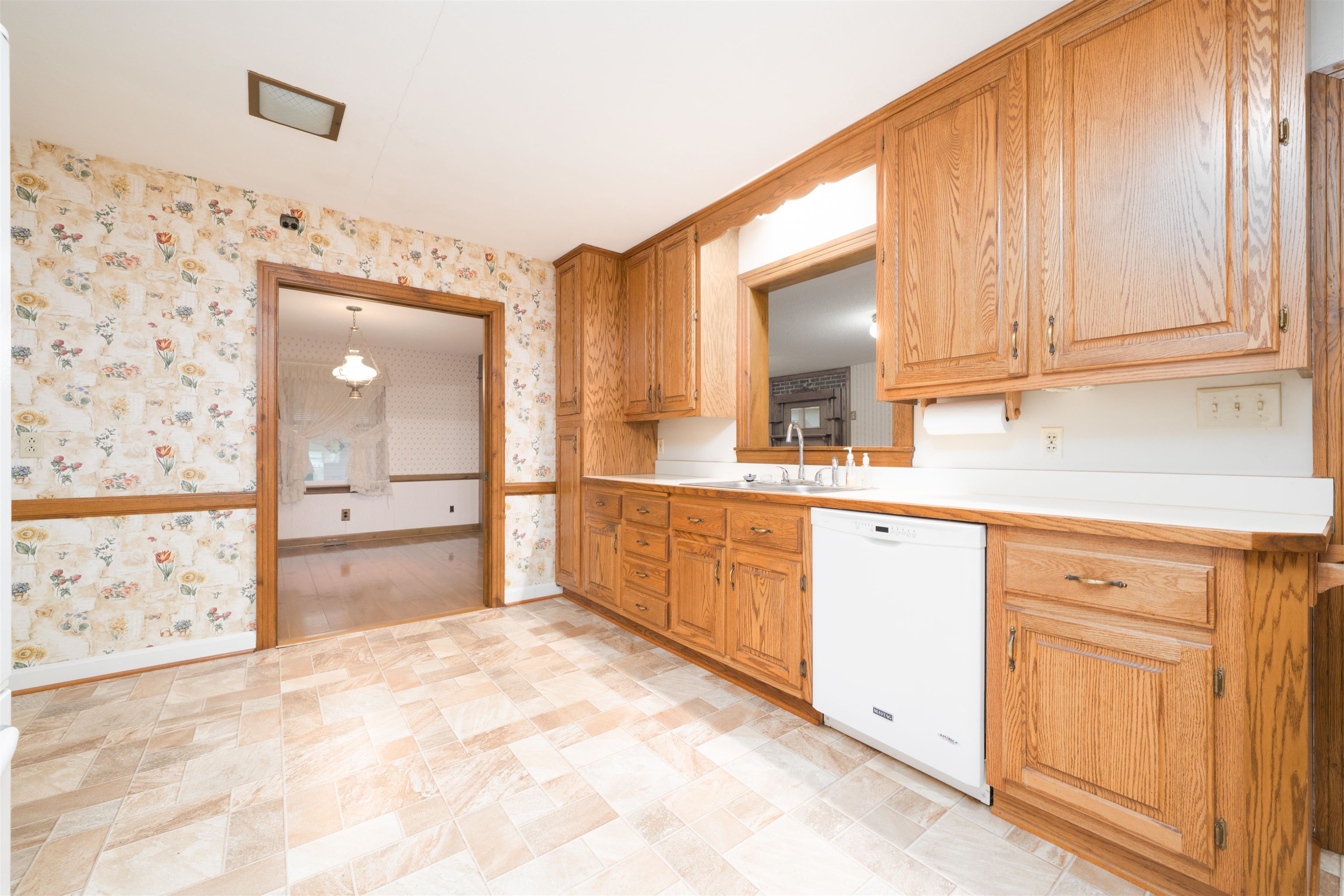 1728 Saint Marys Avenue, Owensboro, Kentucky 42301, 3 Bedrooms Bedrooms, ,2 BathroomsBathrooms,Single Family Residence,For Sale,Saint Marys Avenue,93670