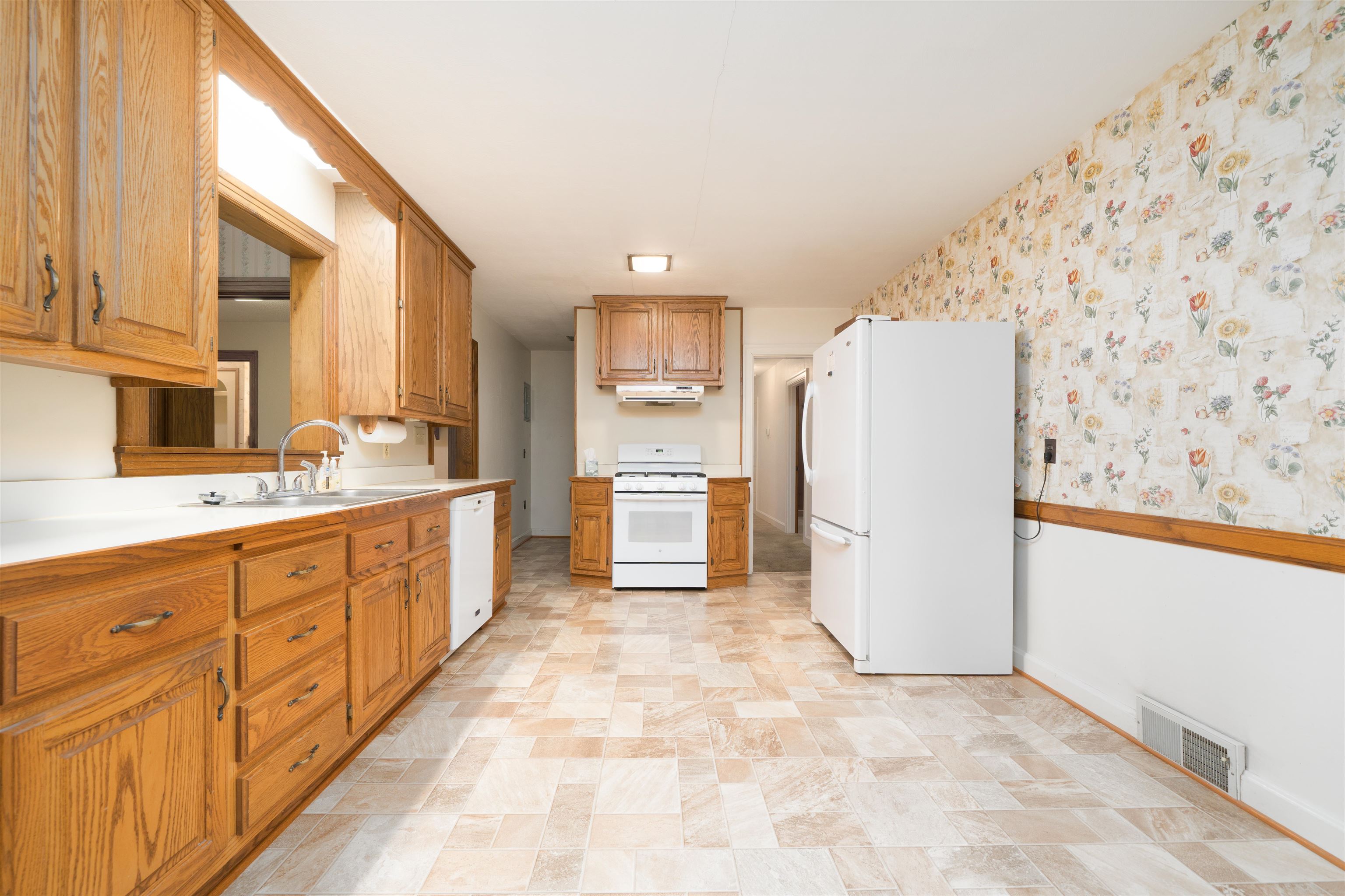 1728 Saint Marys Avenue, Owensboro, Kentucky 42301, 3 Bedrooms Bedrooms, ,2 BathroomsBathrooms,Single Family Residence,For Sale,Saint Marys Avenue,93670