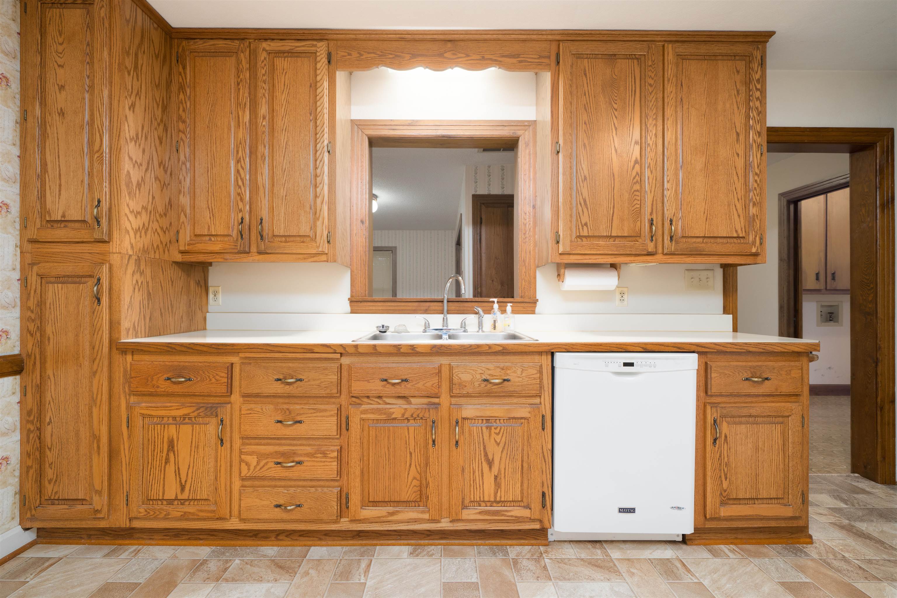 1728 Saint Marys Avenue, Owensboro, Kentucky 42301, 3 Bedrooms Bedrooms, ,2 BathroomsBathrooms,Single Family Residence,For Sale,Saint Marys Avenue,93670