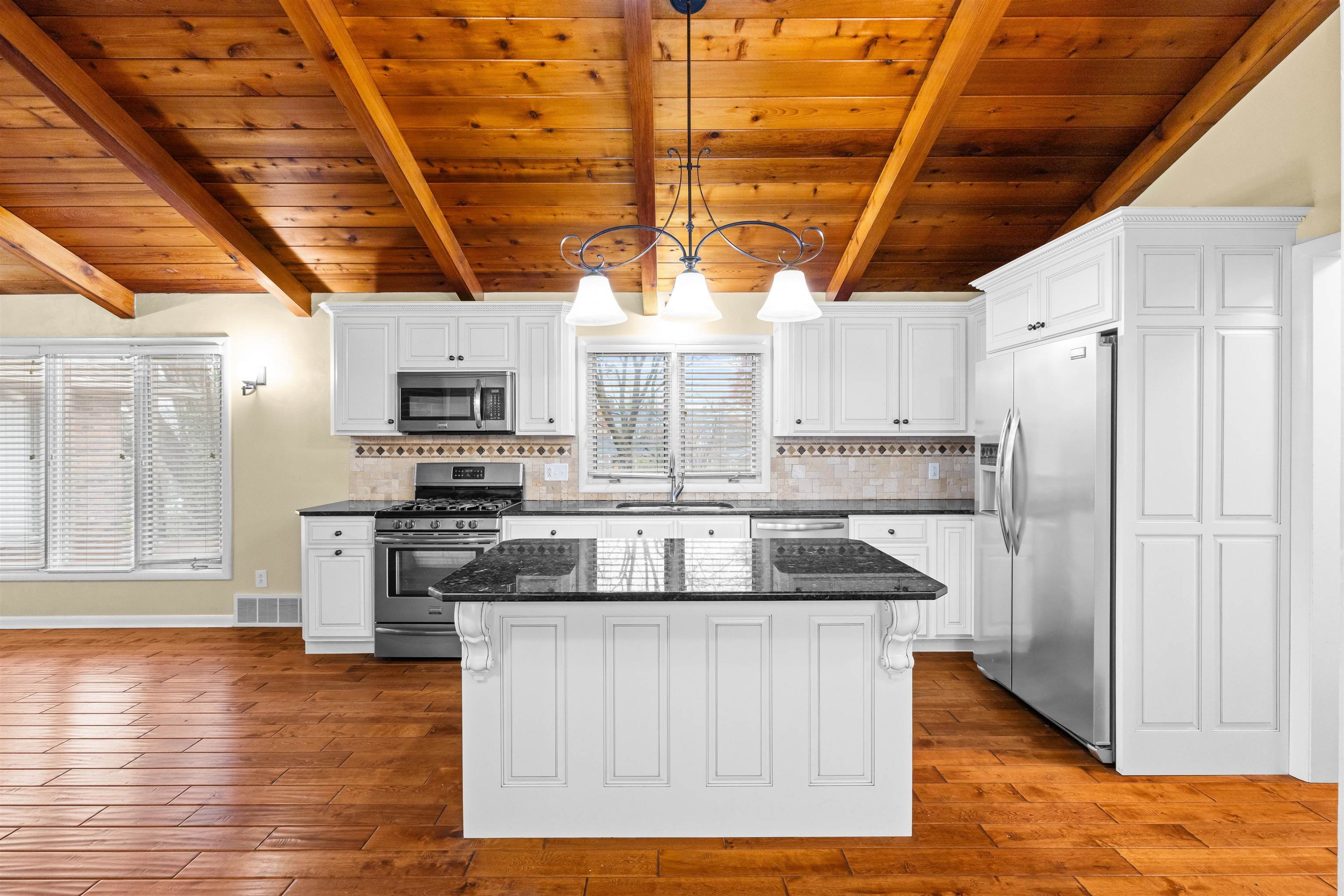 2121 Bittel Road, Owensboro, Kentucky 42301, 3 Bedrooms Bedrooms, ,3 BathroomsBathrooms,Single Family Residence,For Sale,Bittel Road,93671