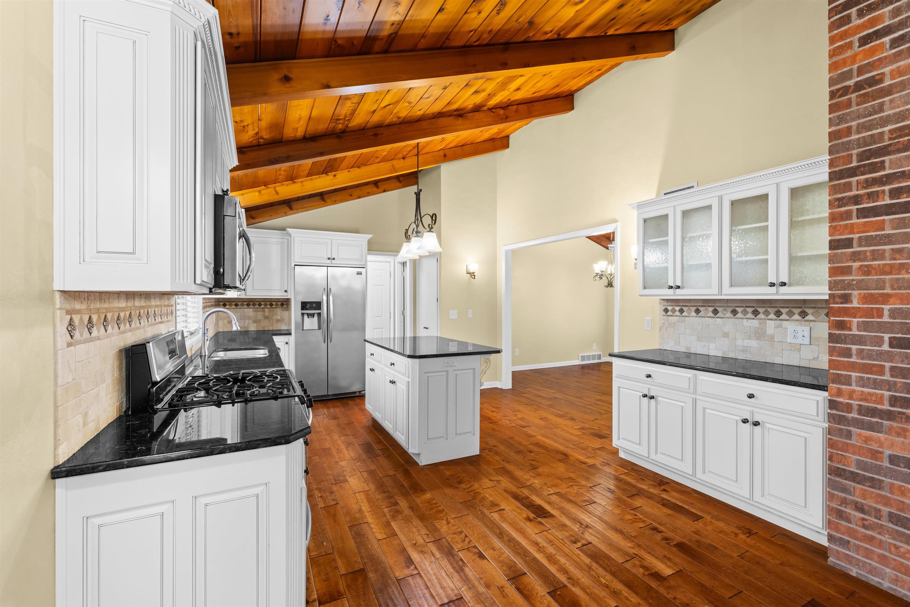 2121 Bittel Road, Owensboro, Kentucky 42301, 3 Bedrooms Bedrooms, ,3 BathroomsBathrooms,Single Family Residence,For Sale,Bittel Road,93671