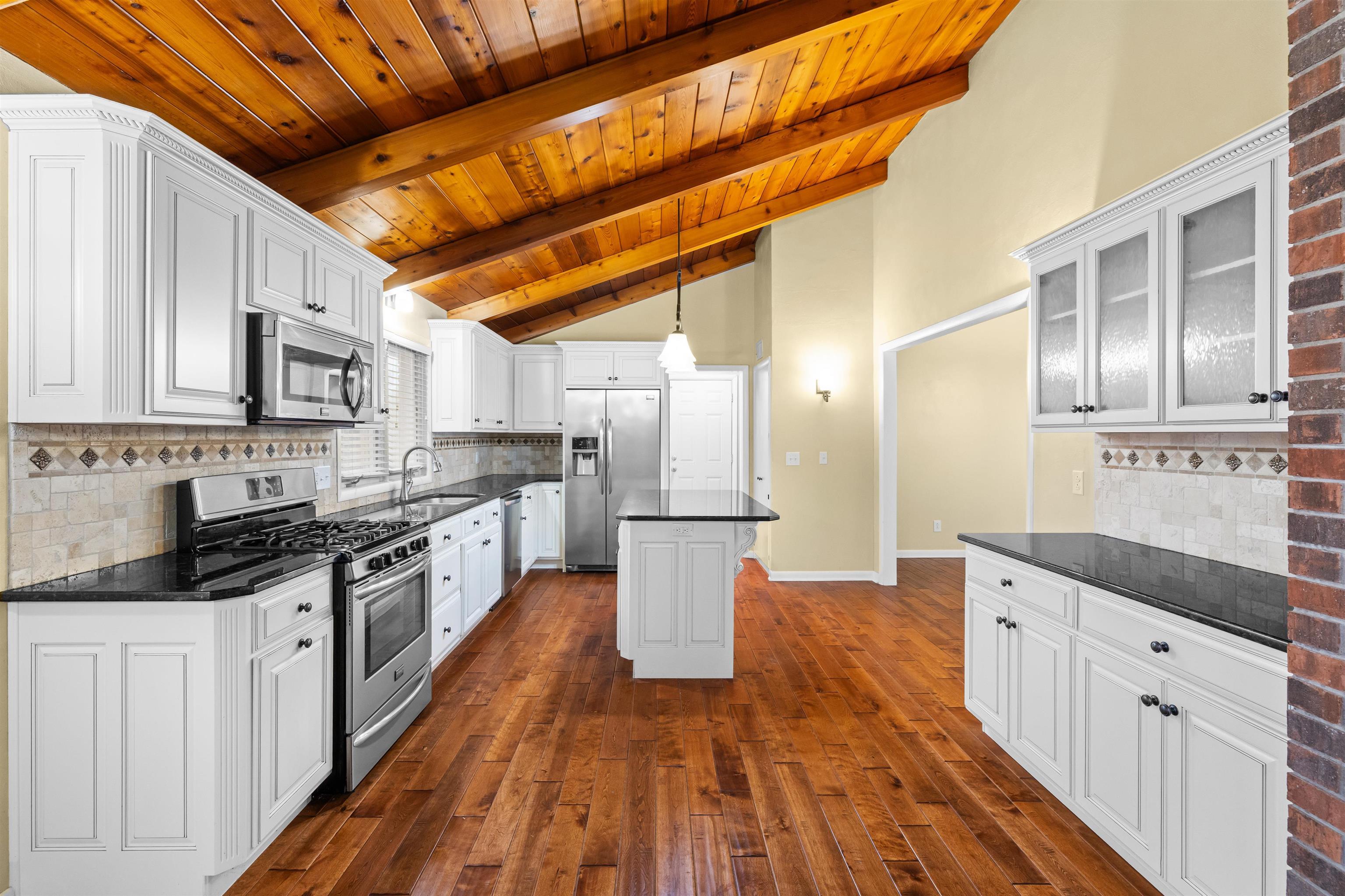 2121 Bittel Road, Owensboro, Kentucky 42301, 3 Bedrooms Bedrooms, ,3 BathroomsBathrooms,Single Family Residence,For Sale,Bittel Road,93671